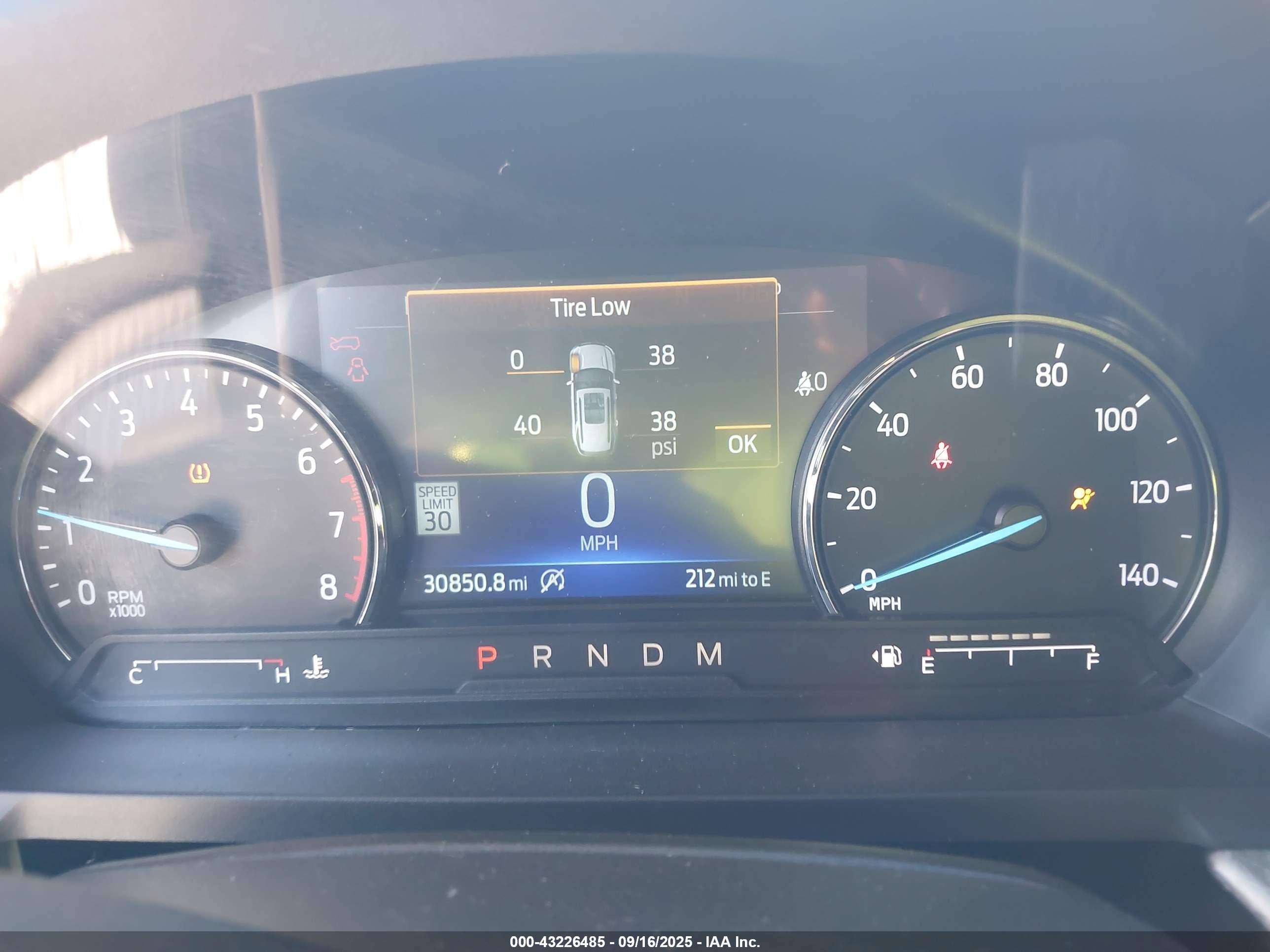 FORD EXPLORER image 7