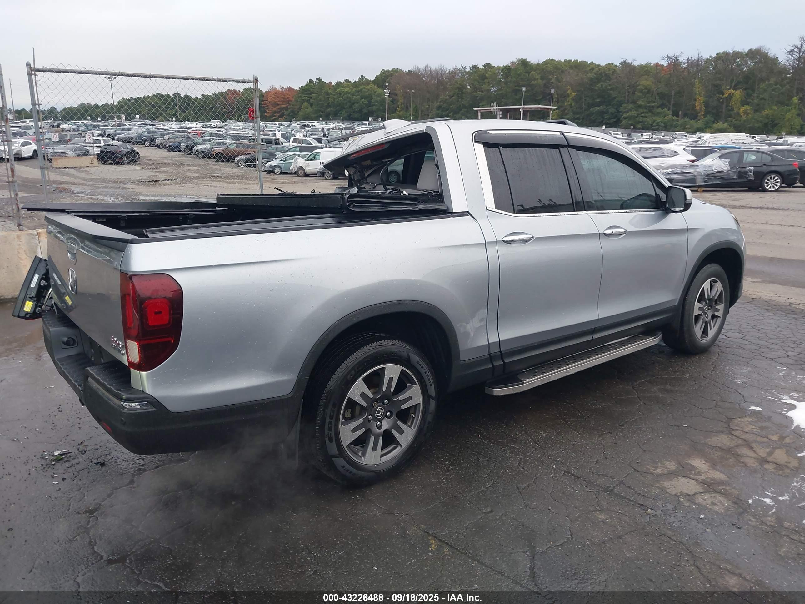 HONDA RIDGELINE image 4