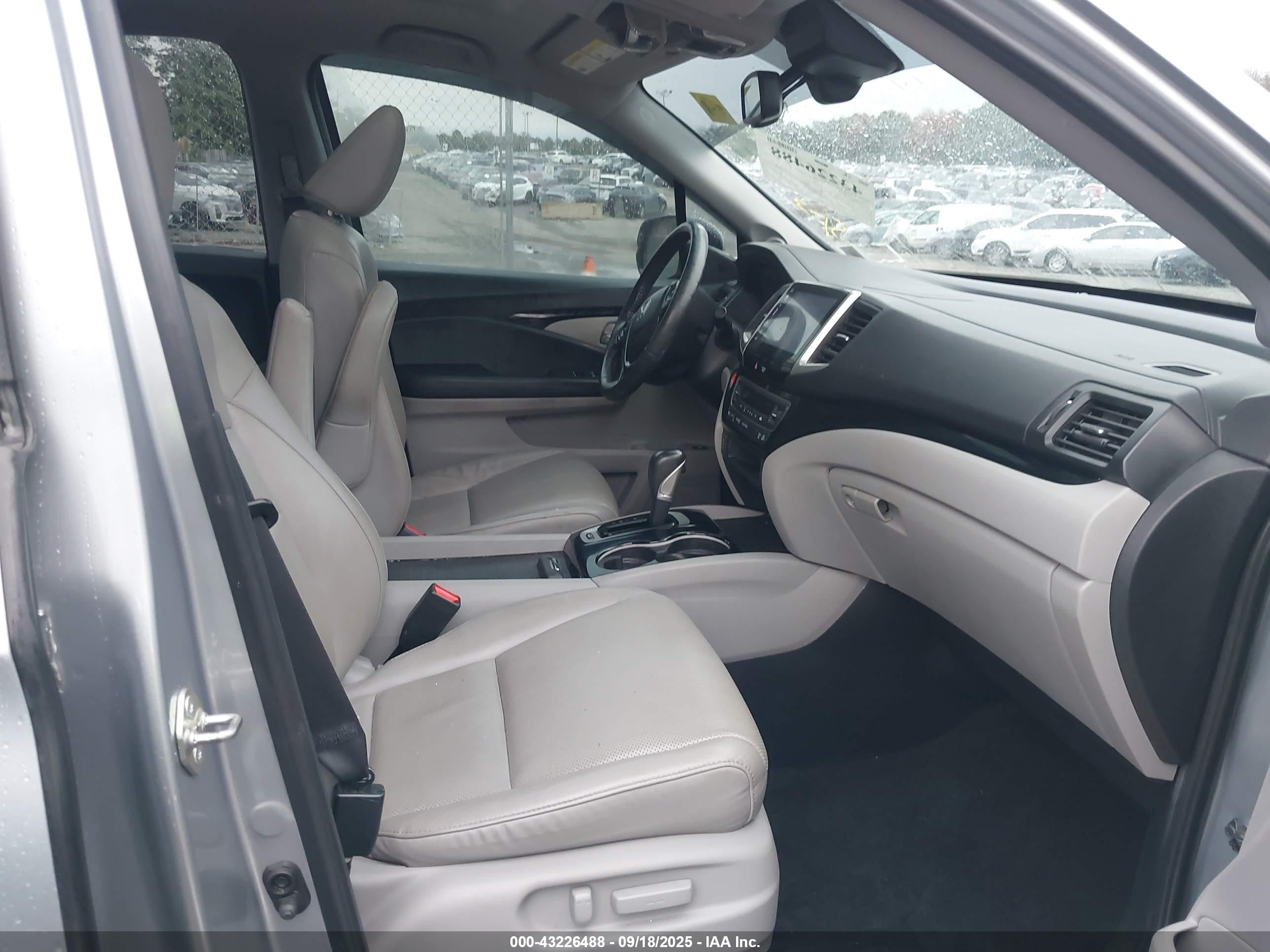 HONDA RIDGELINE image 5