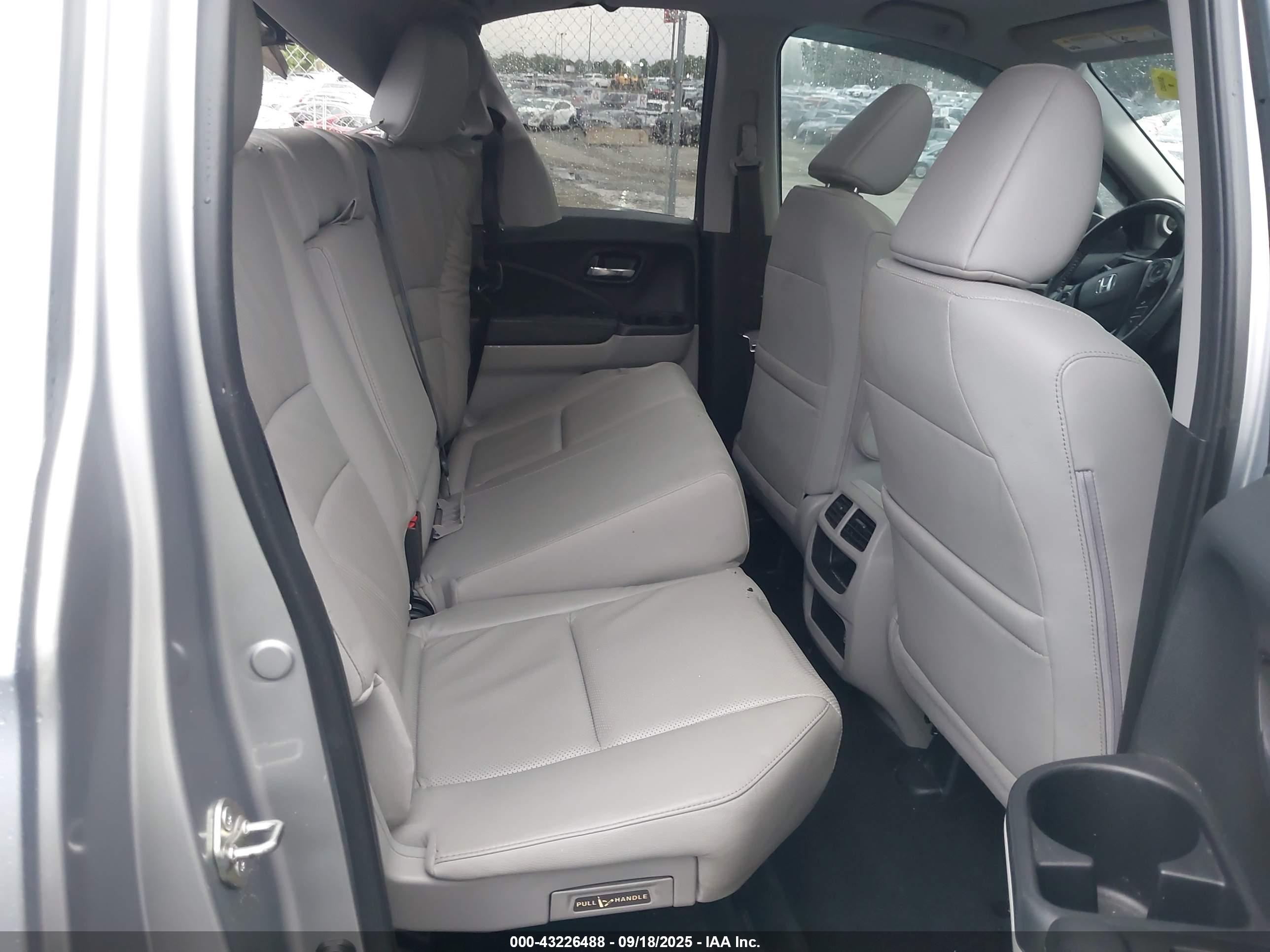 HONDA RIDGELINE image 8