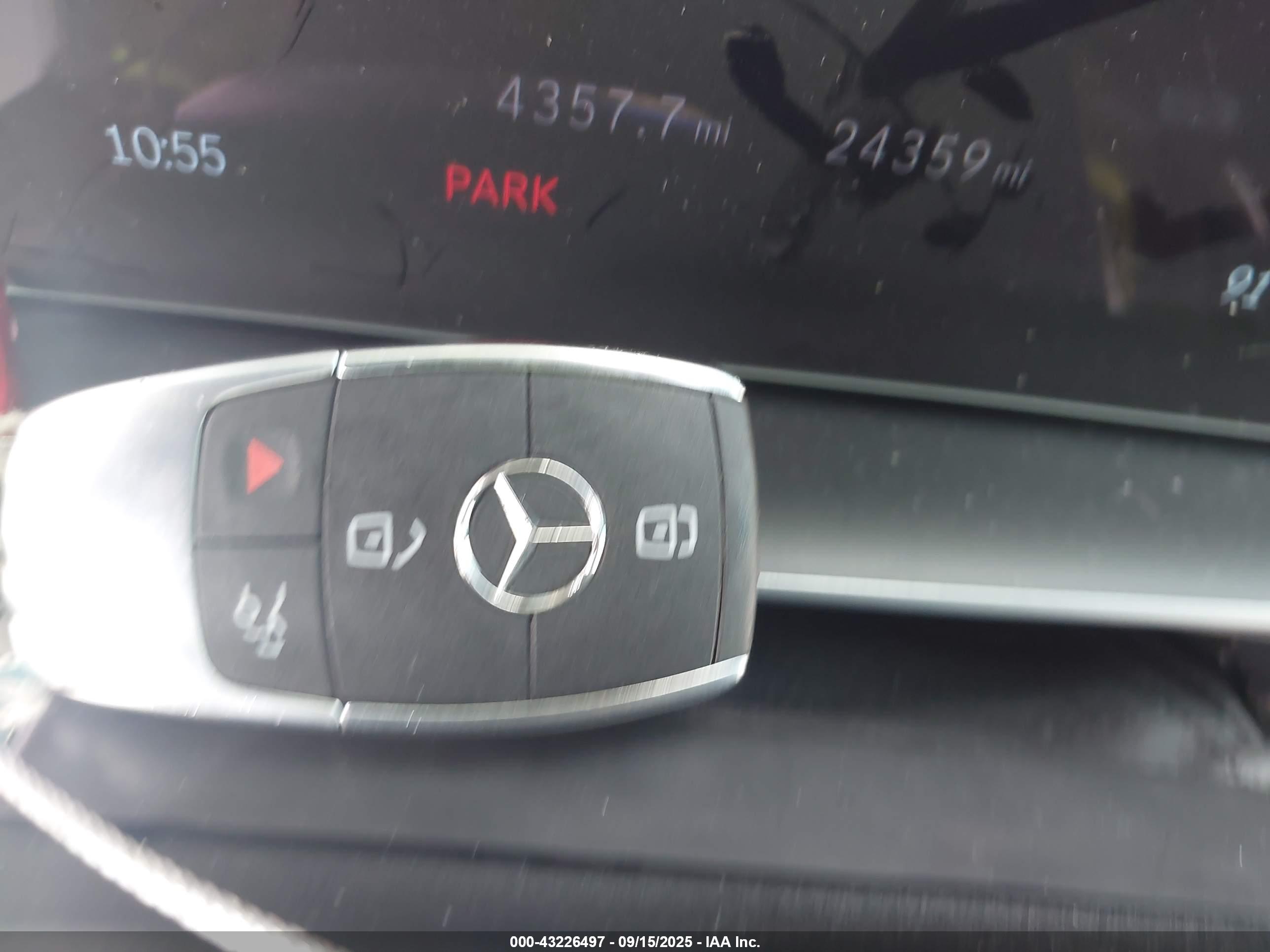 MERCEDES-BENZ GLE image 11