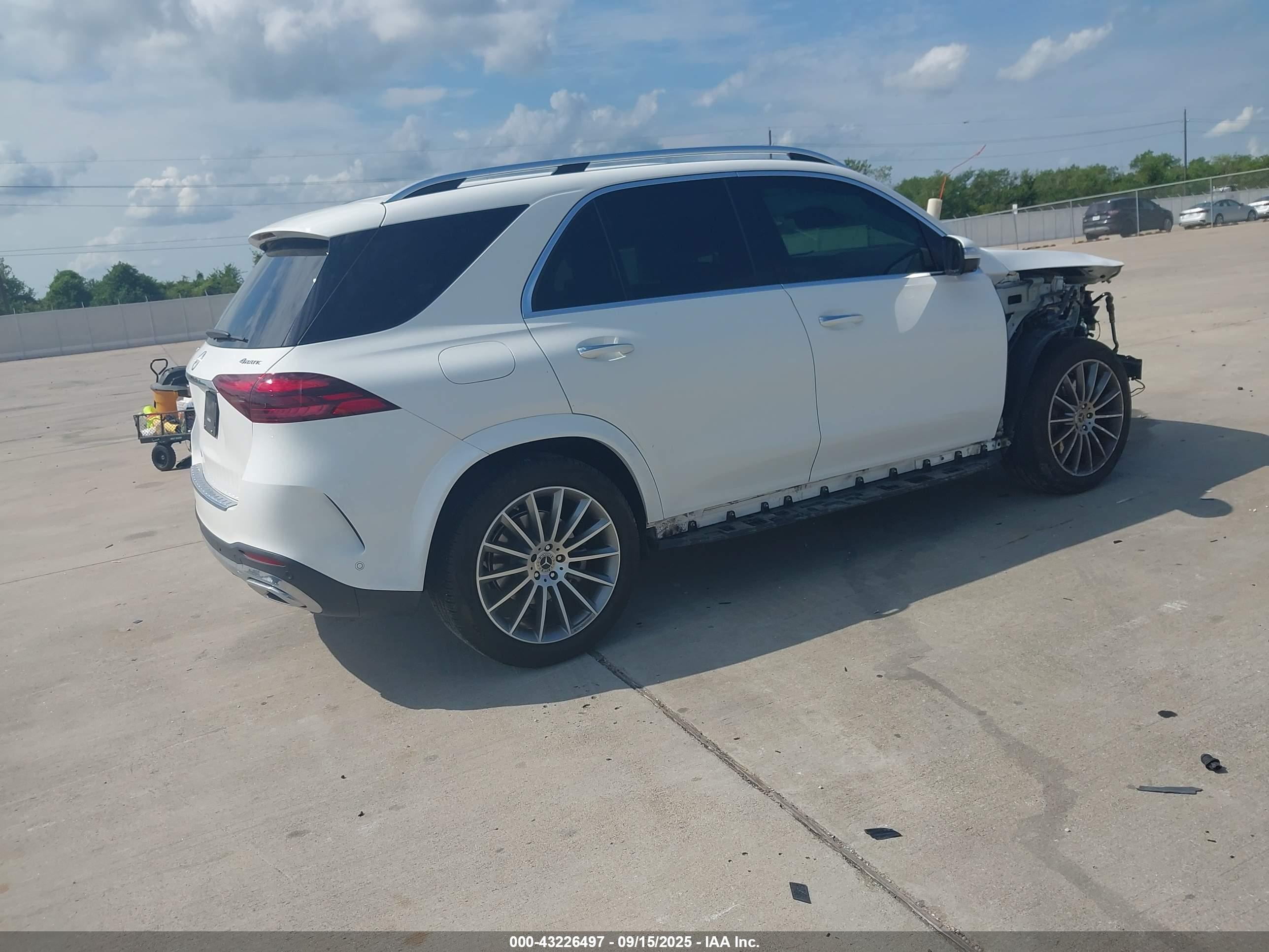 MERCEDES-BENZ GLE image 4