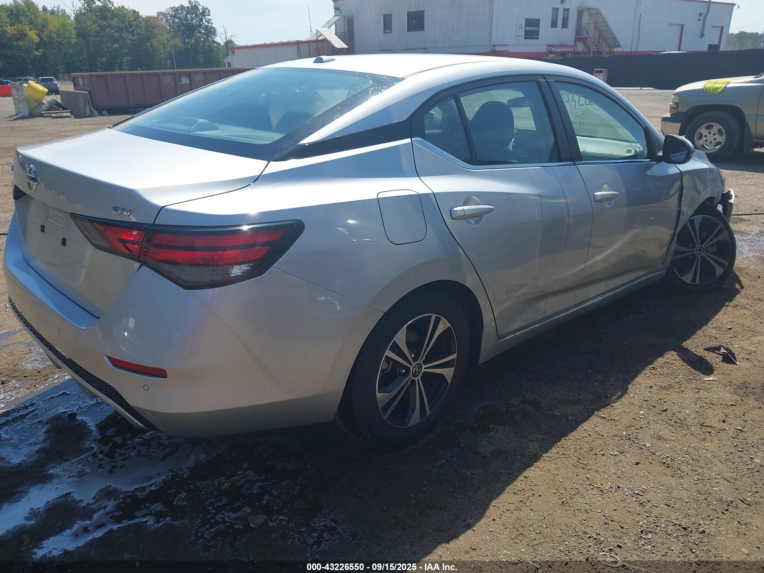 NISSAN SENTRA image 4