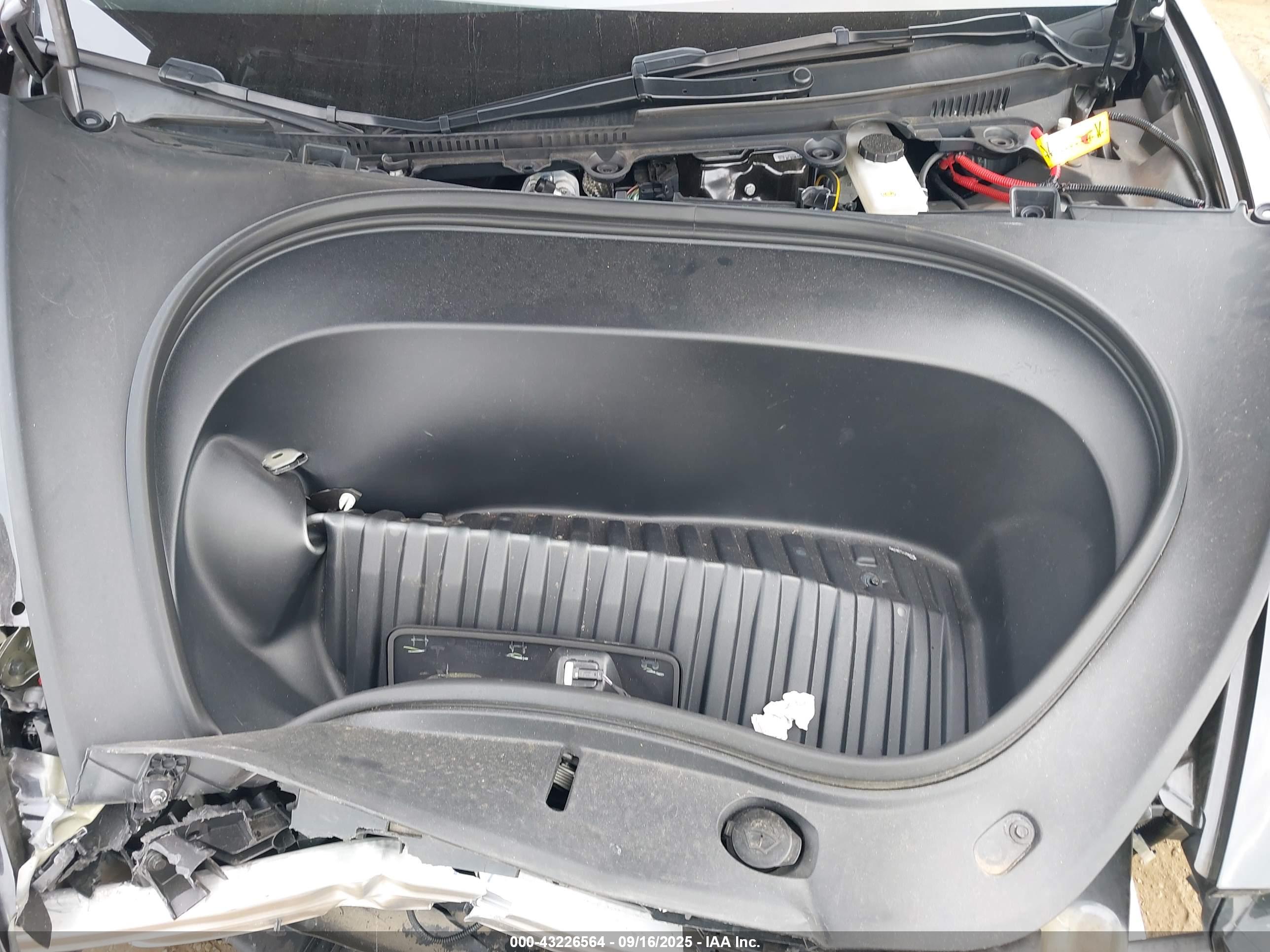 TESLA MODEL image 10