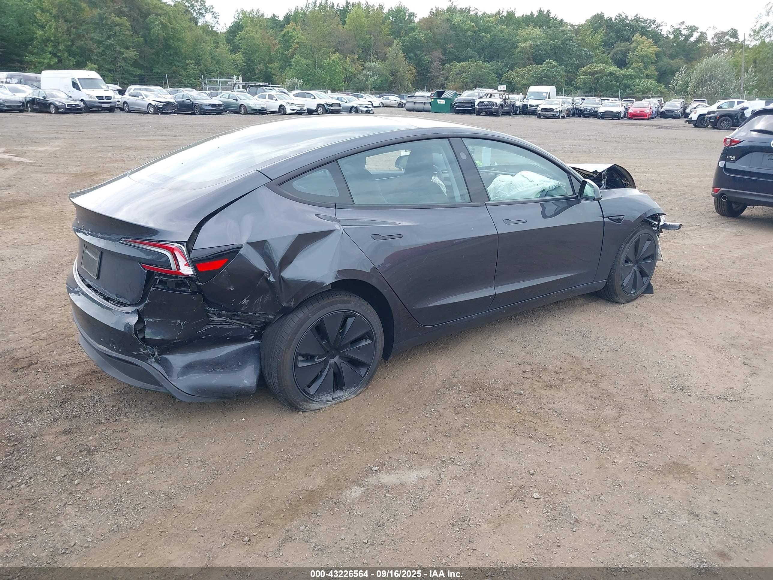 TESLA MODEL image 4