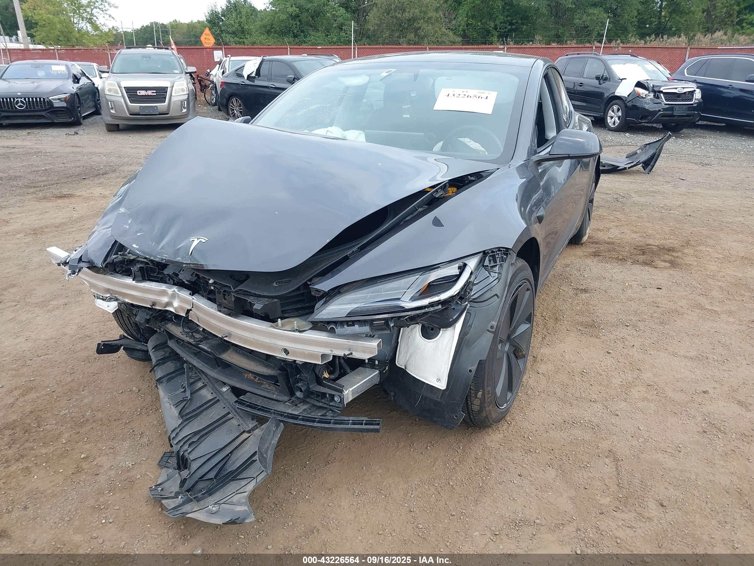 TESLA MODEL image 6
