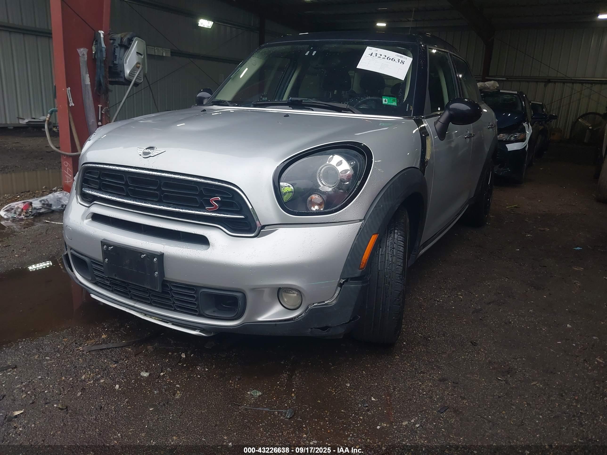 MINI COUNTRYMAN image 2