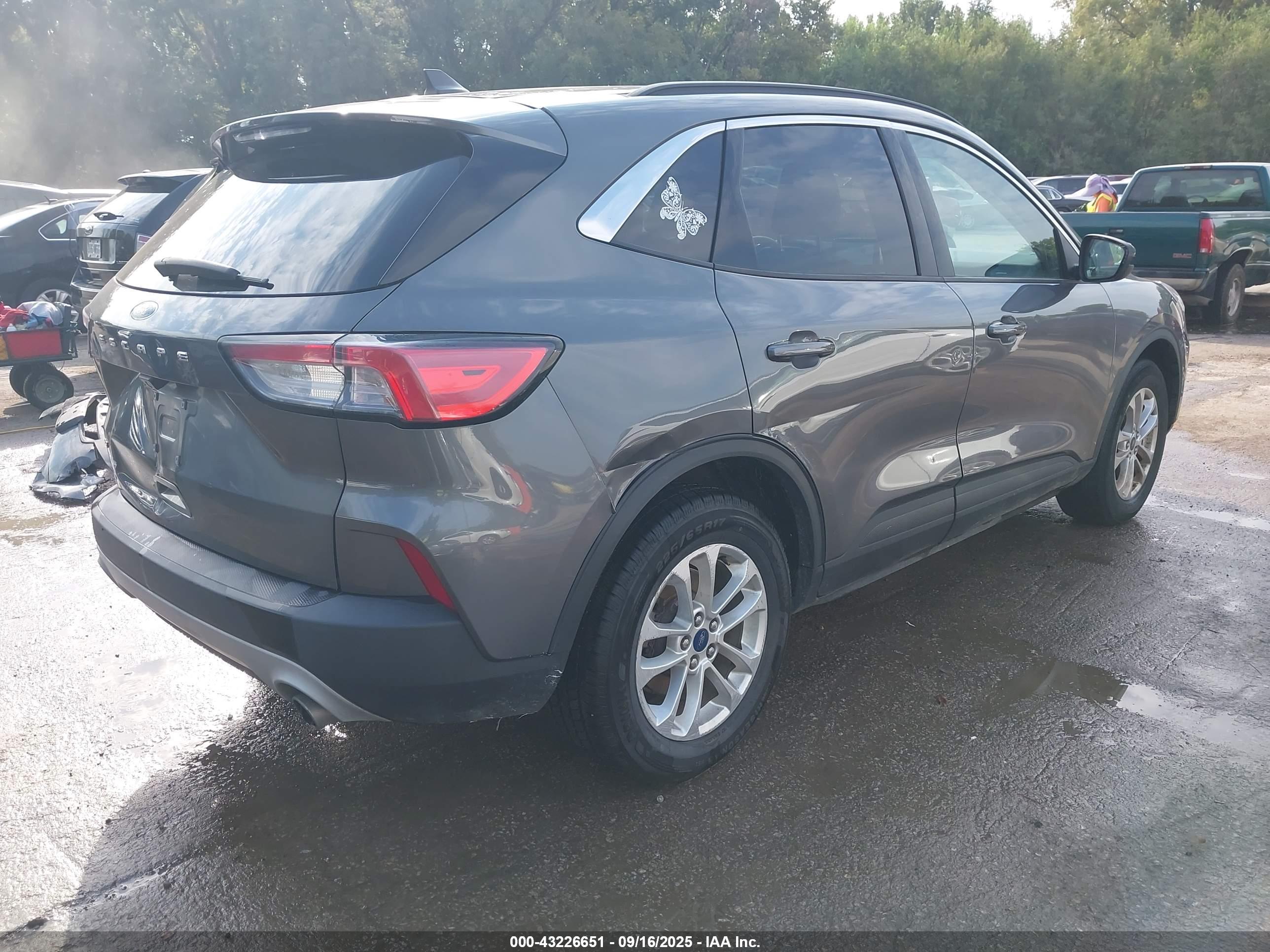 FORD ESCAPE image 4