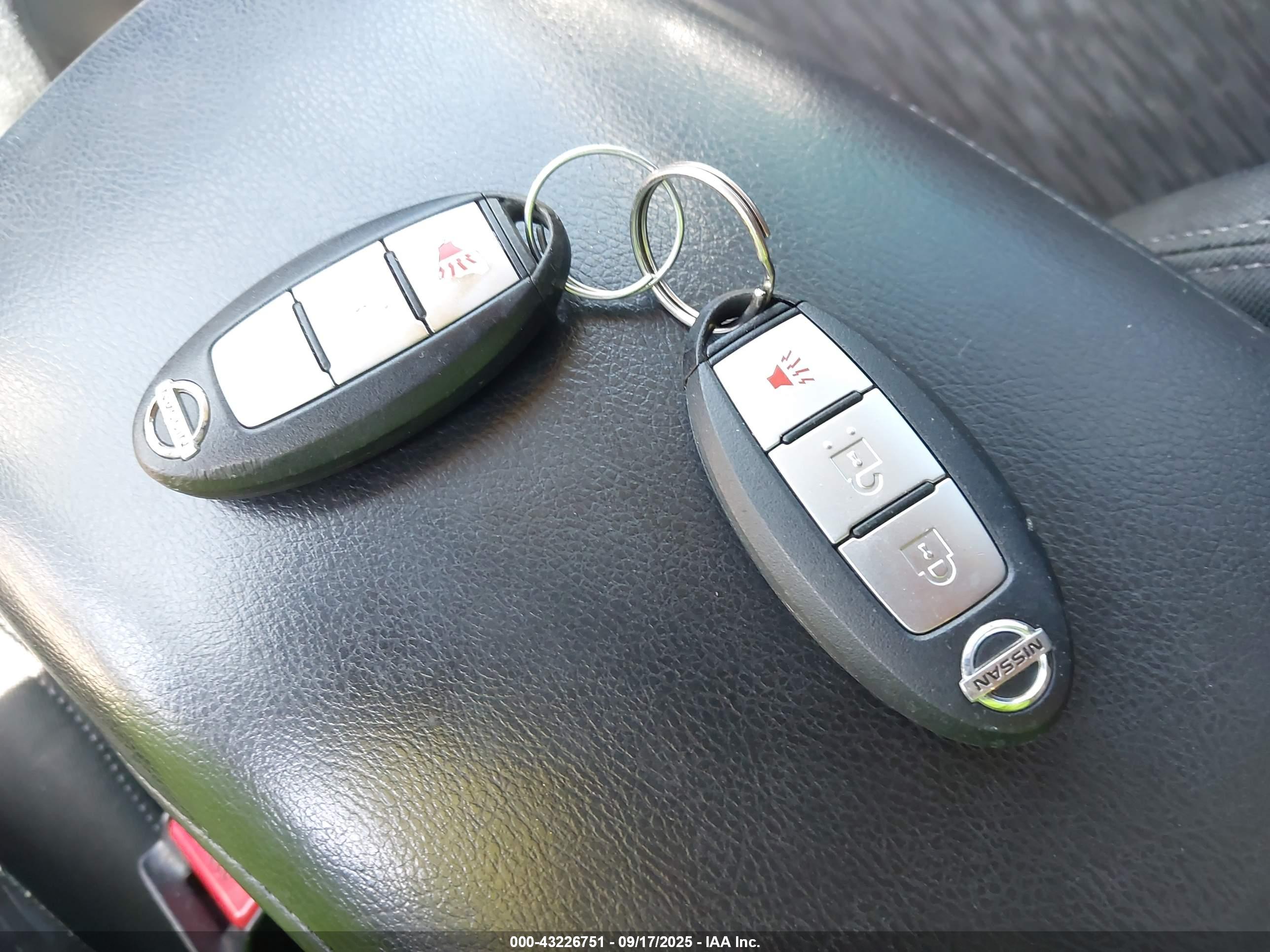 NISSAN ROGUE image 11