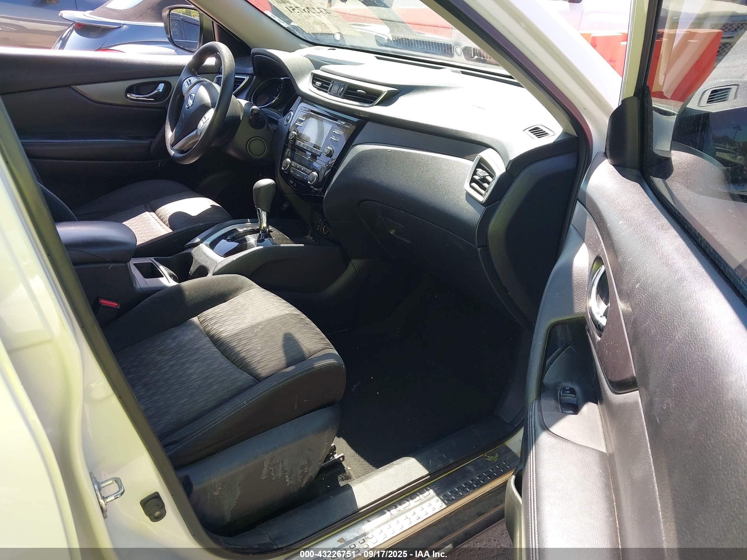 NISSAN ROGUE image 5