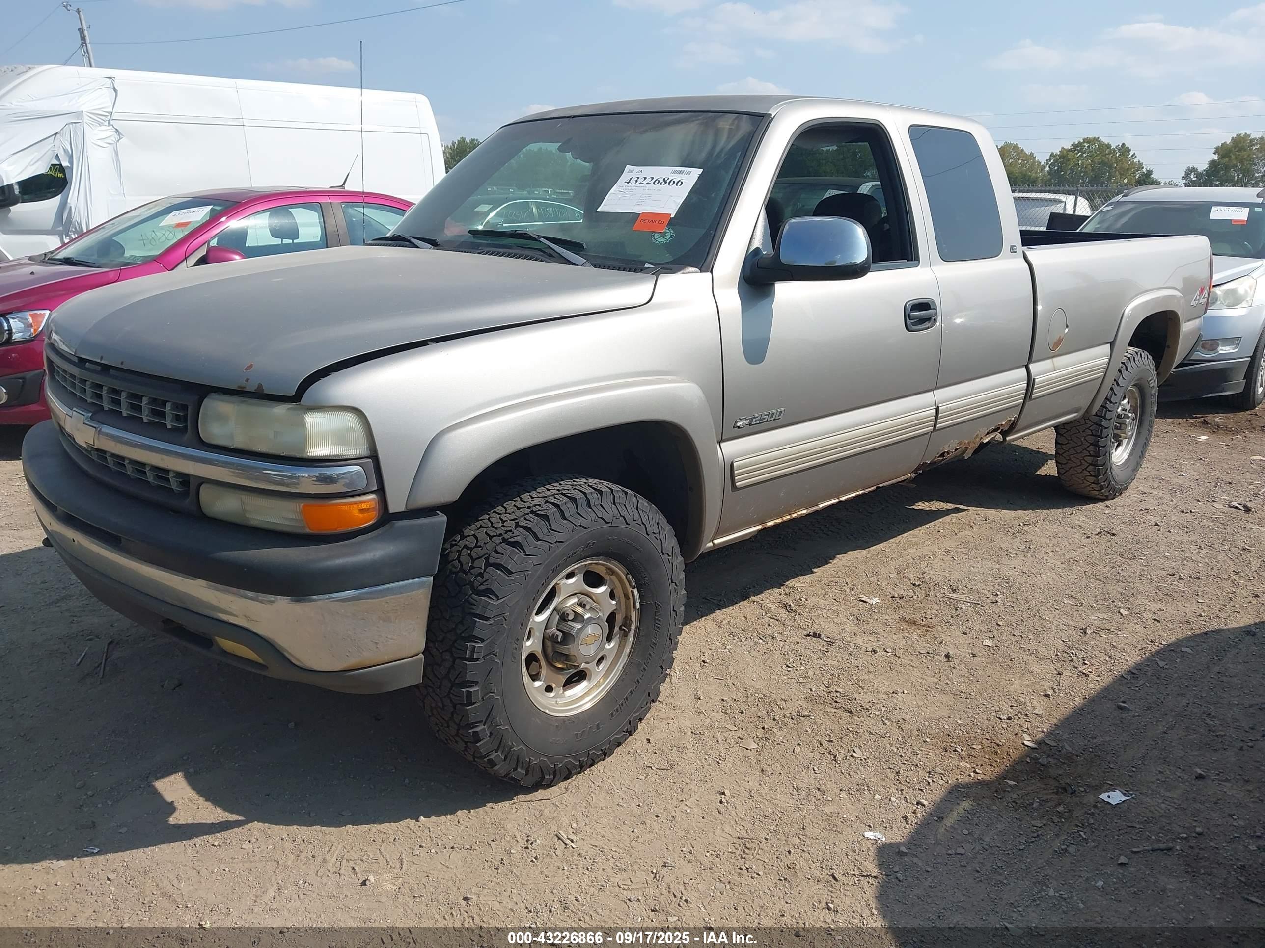 CHEVROLET SILVERADO image 2