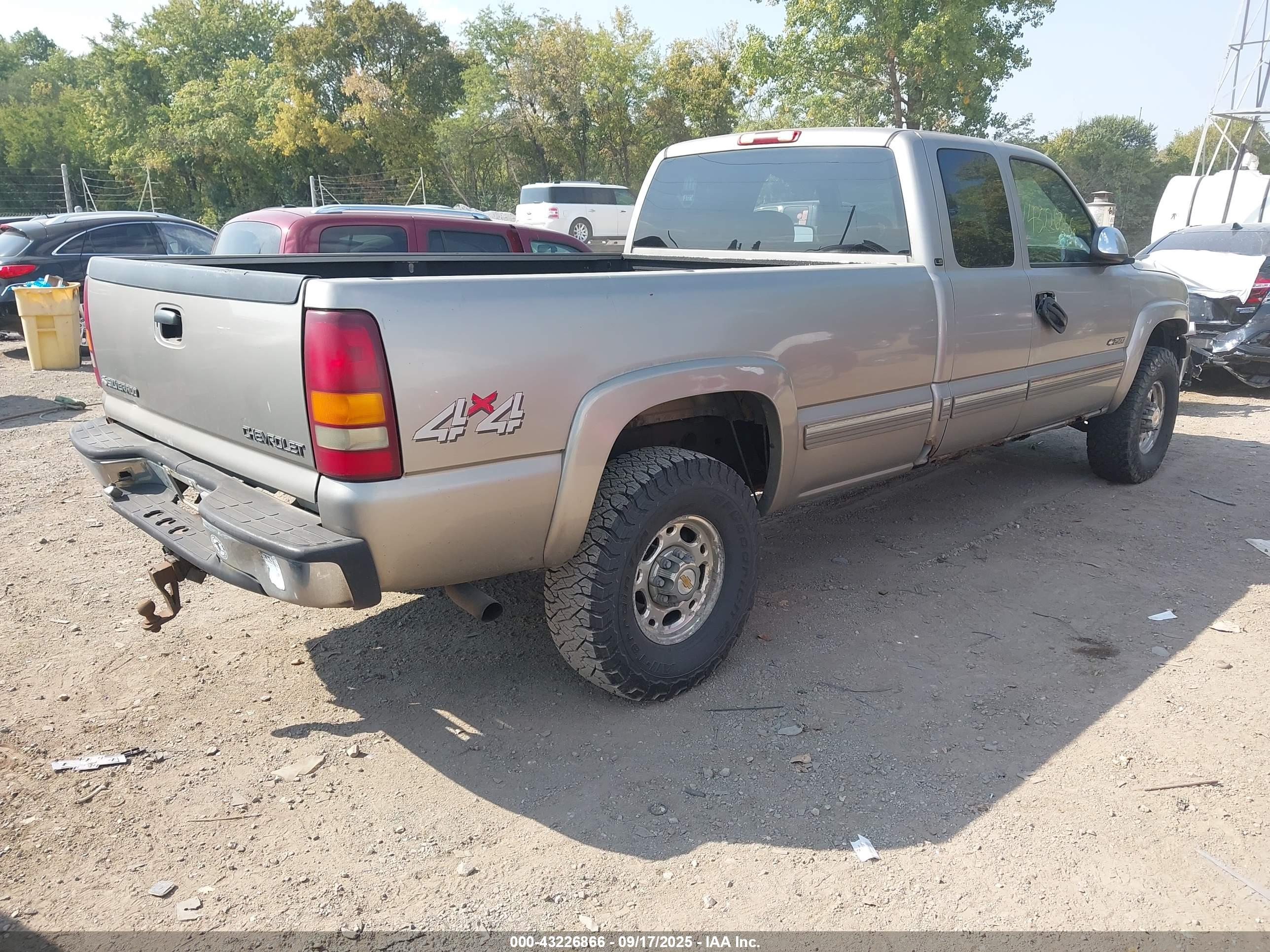 CHEVROLET SILVERADO image 4