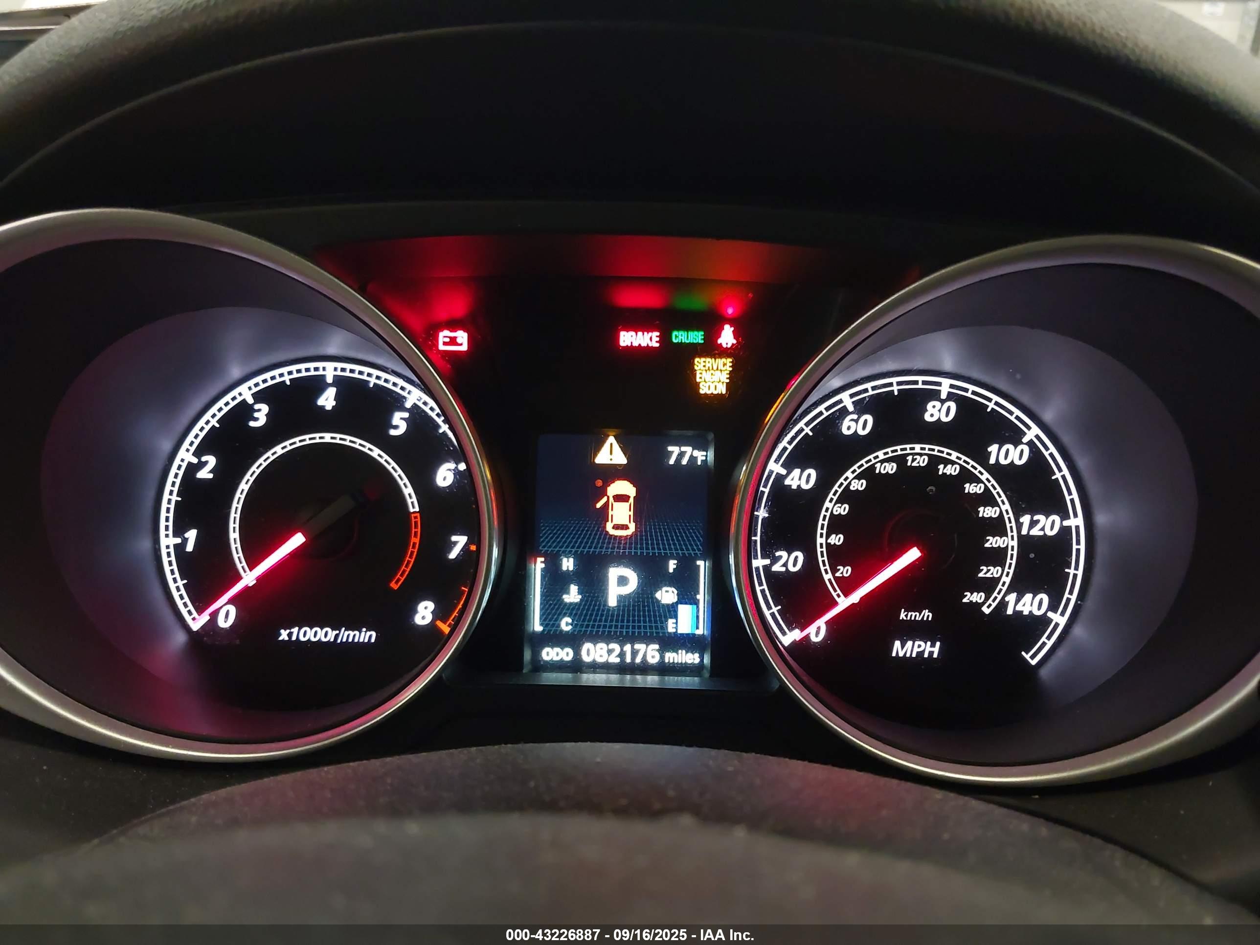 MITSUBISHI OUTLANDER image 7