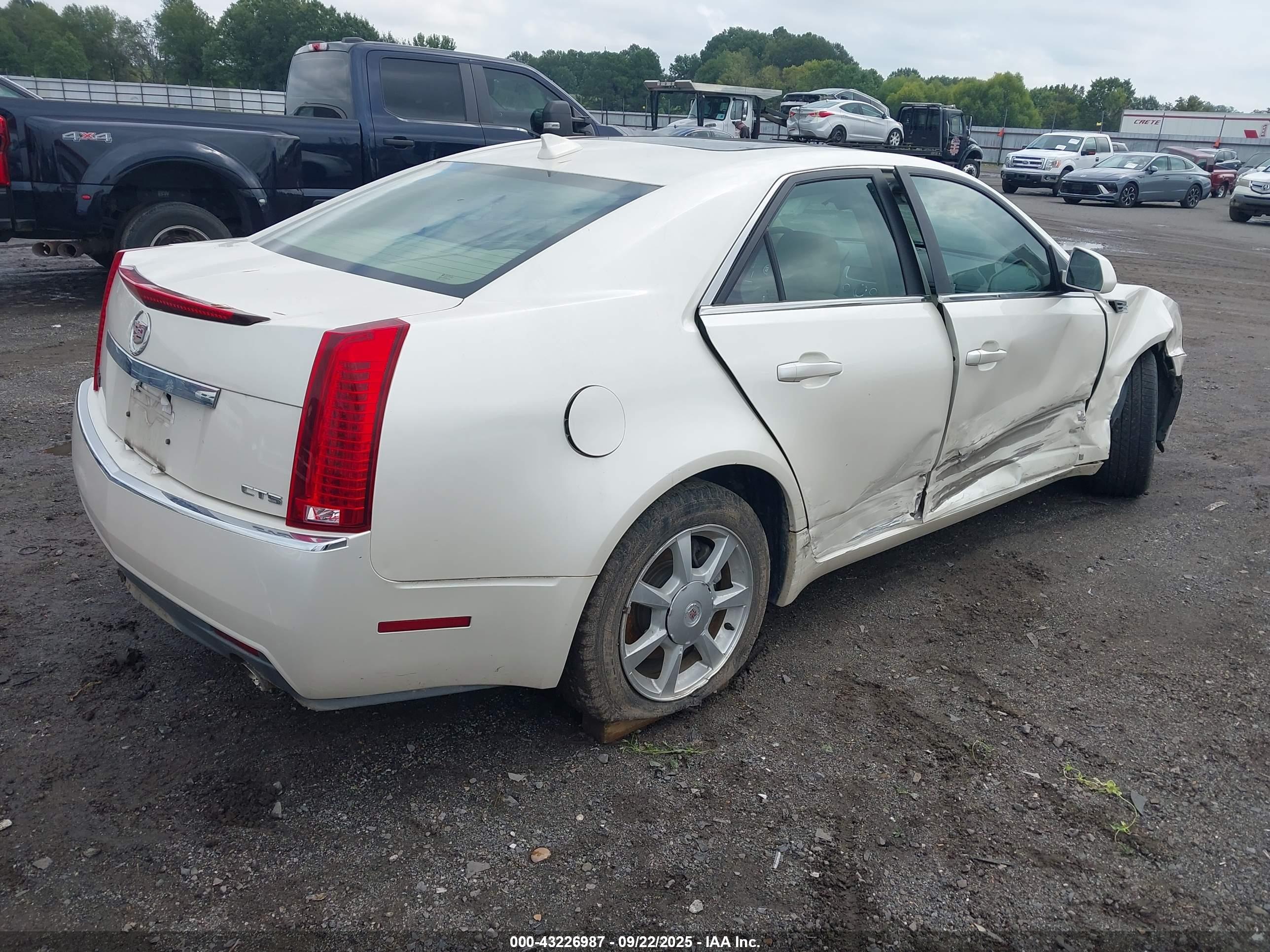 CADILLAC CTS image 4