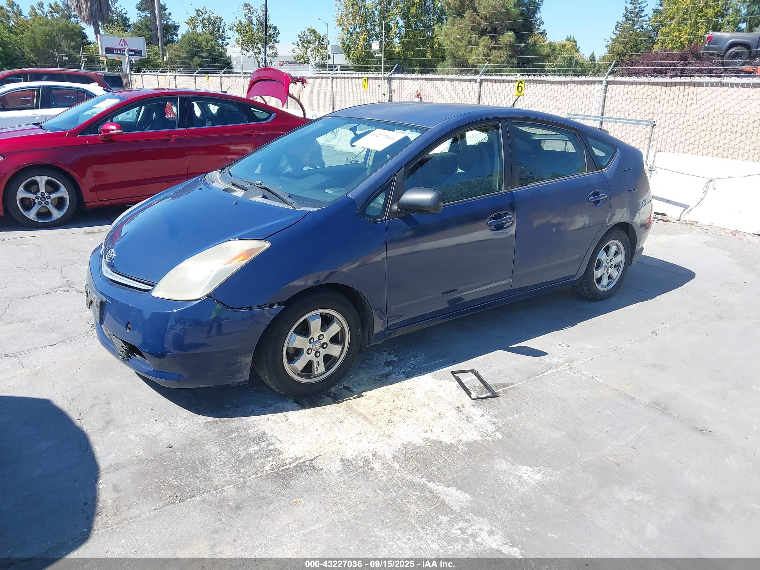 TOYOTA PRIUS image 2