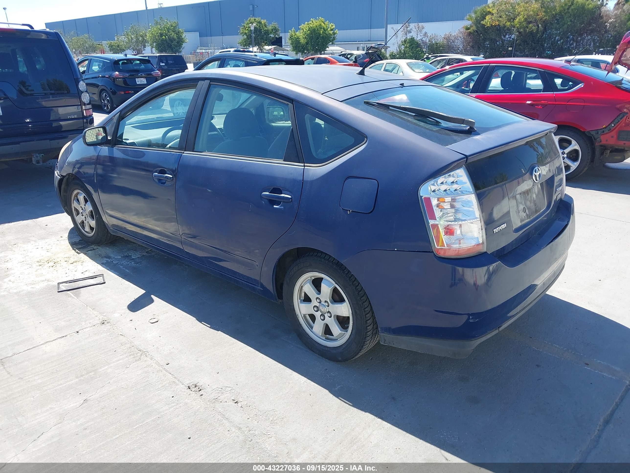 TOYOTA PRIUS image 3