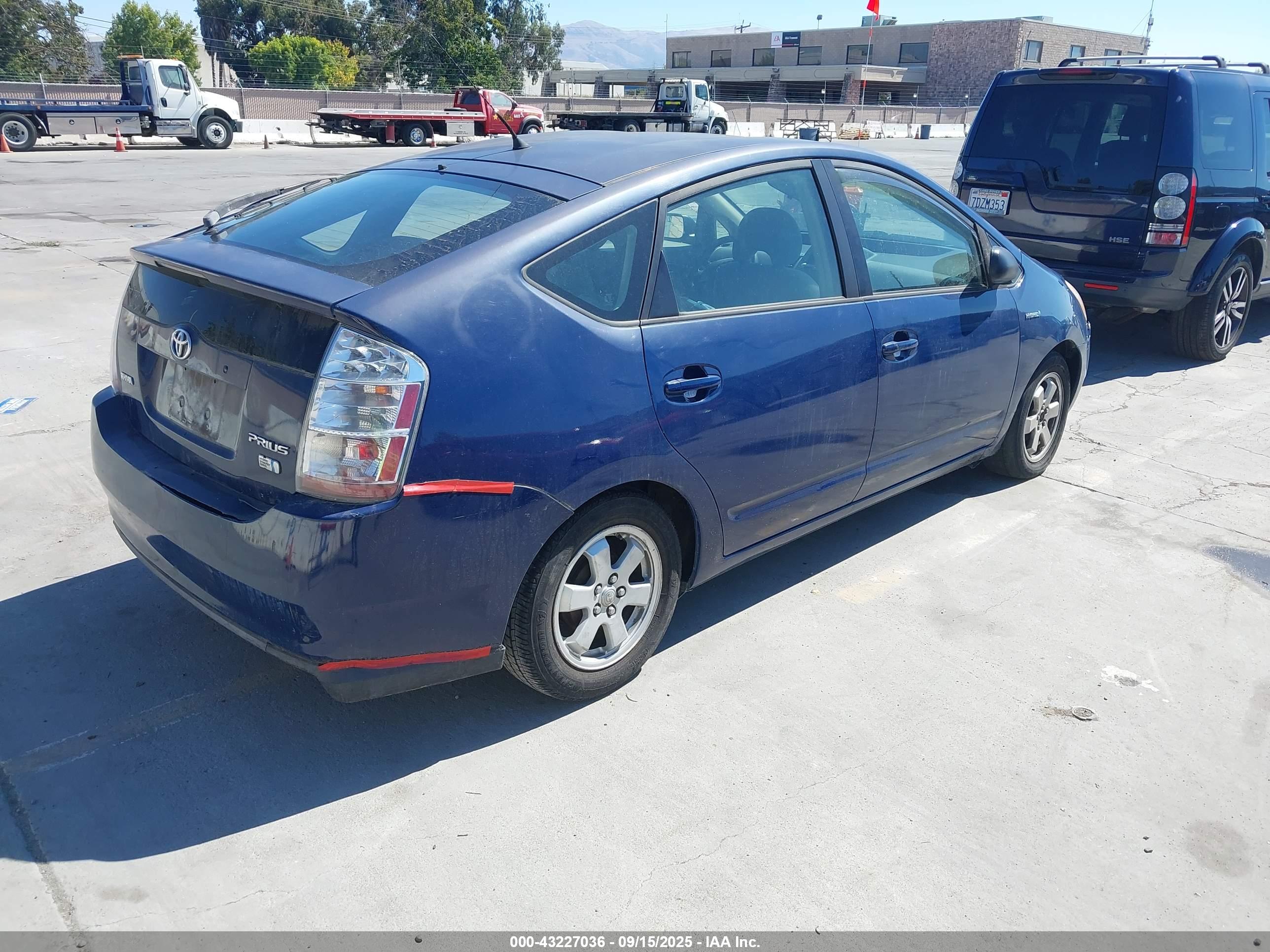 TOYOTA PRIUS image 4
