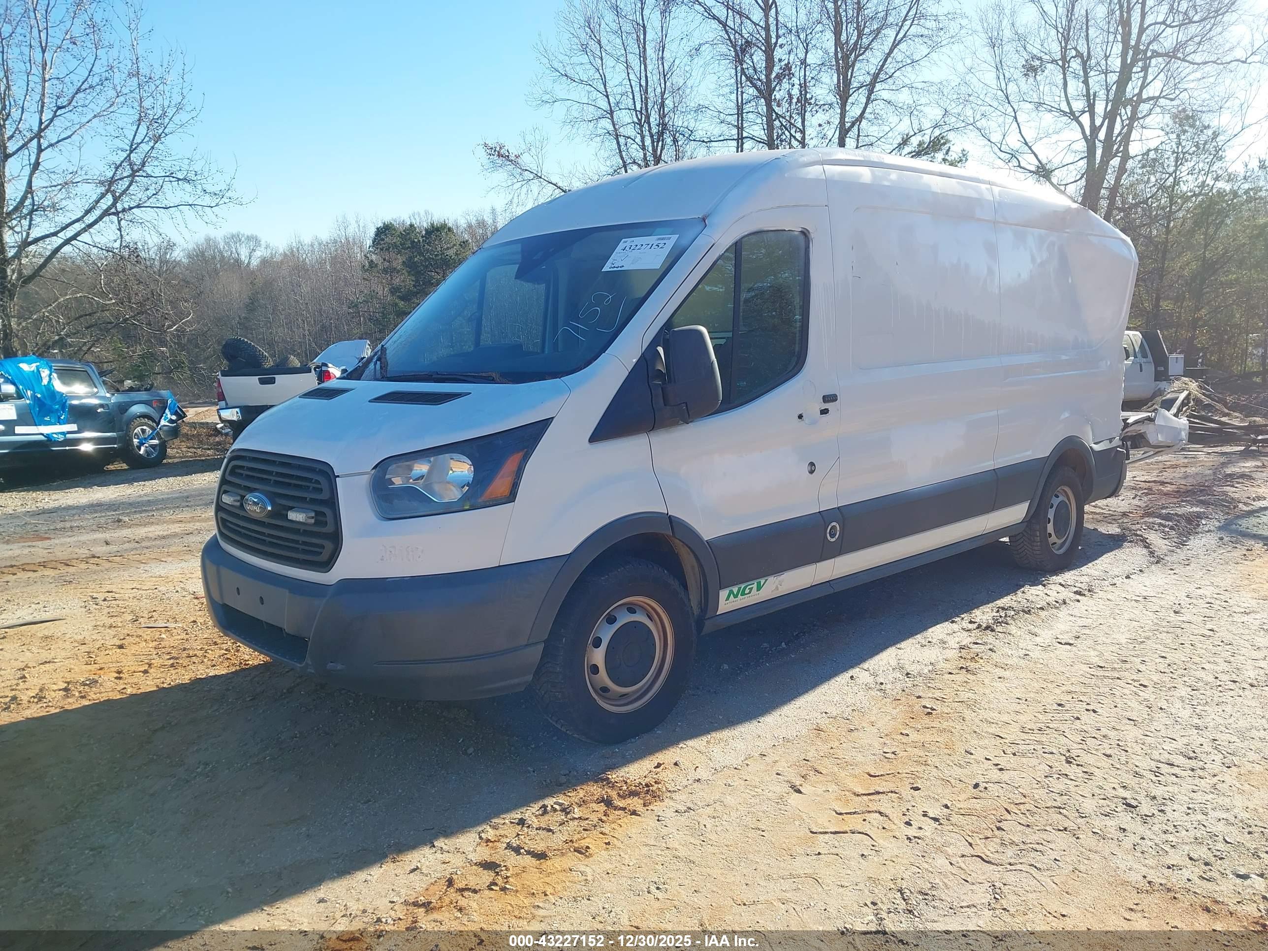 FORD TRANSIT-250 image 2