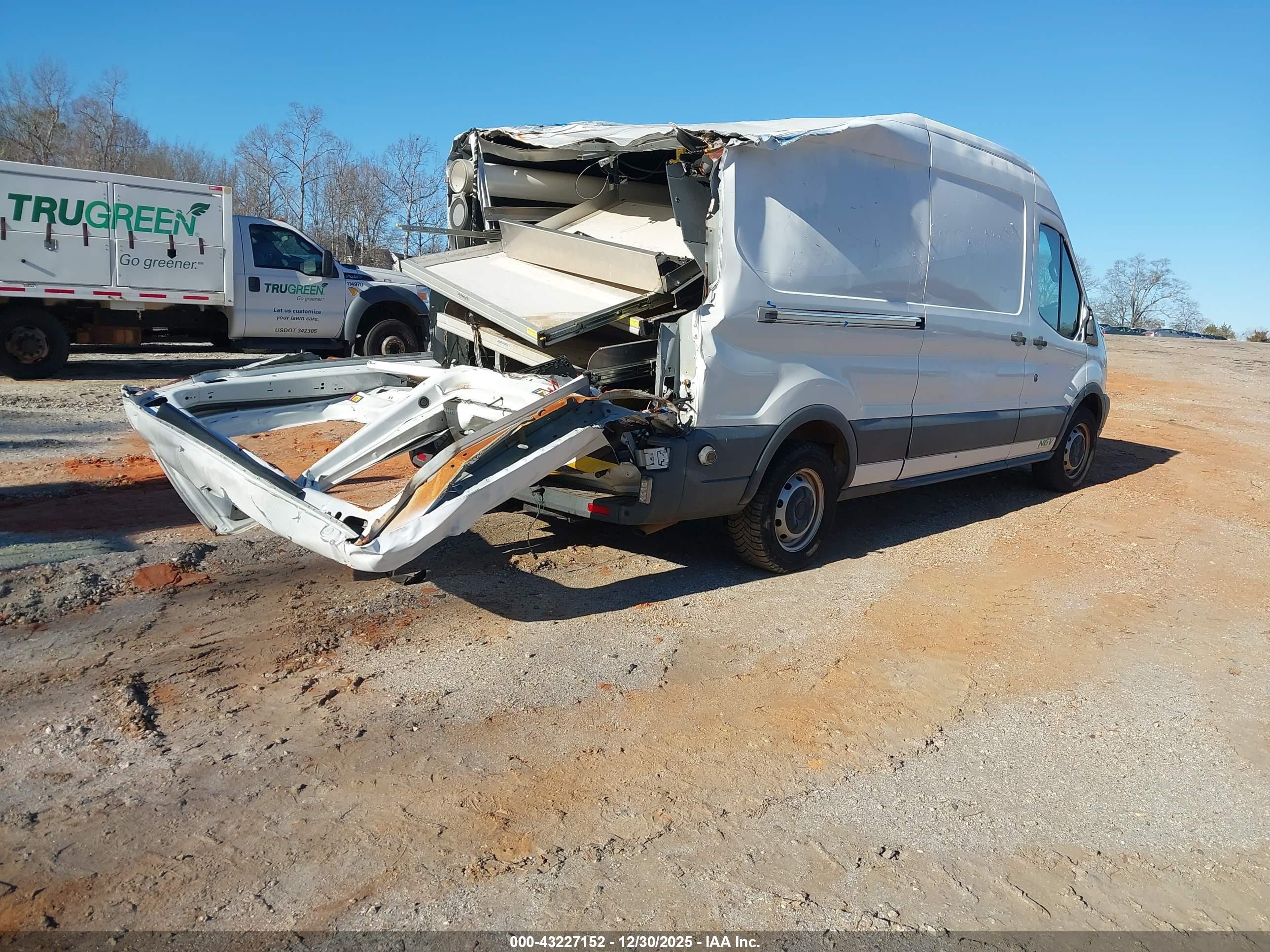 FORD TRANSIT-250 image 4