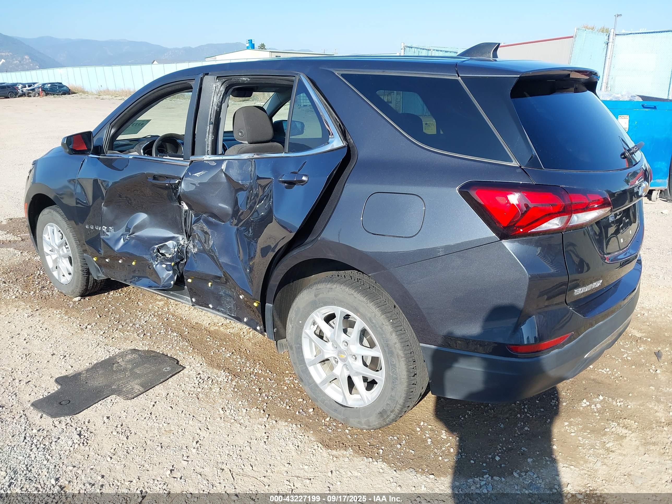 CHEVROLET EQUINOX image 3
