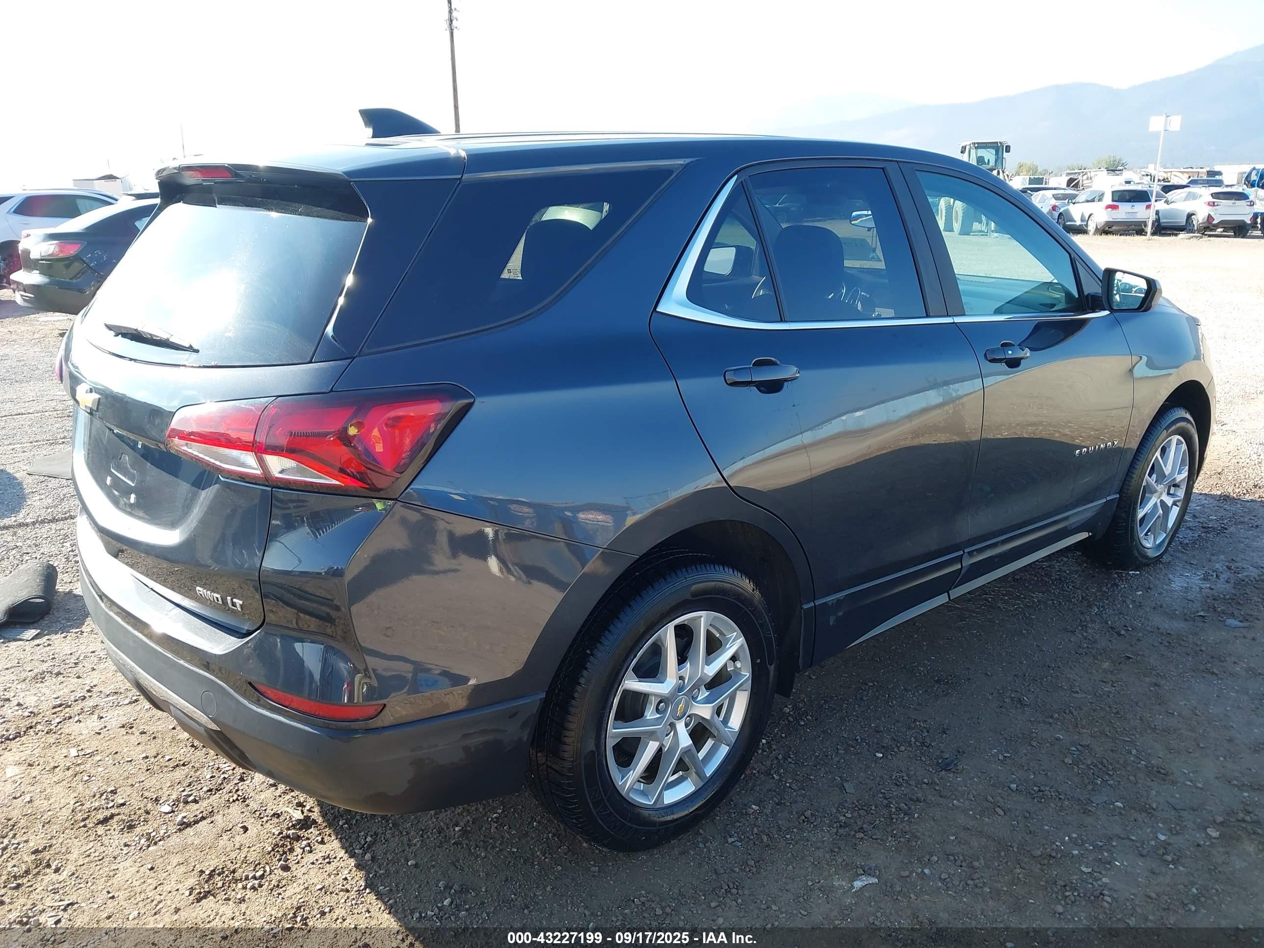 CHEVROLET EQUINOX image 4