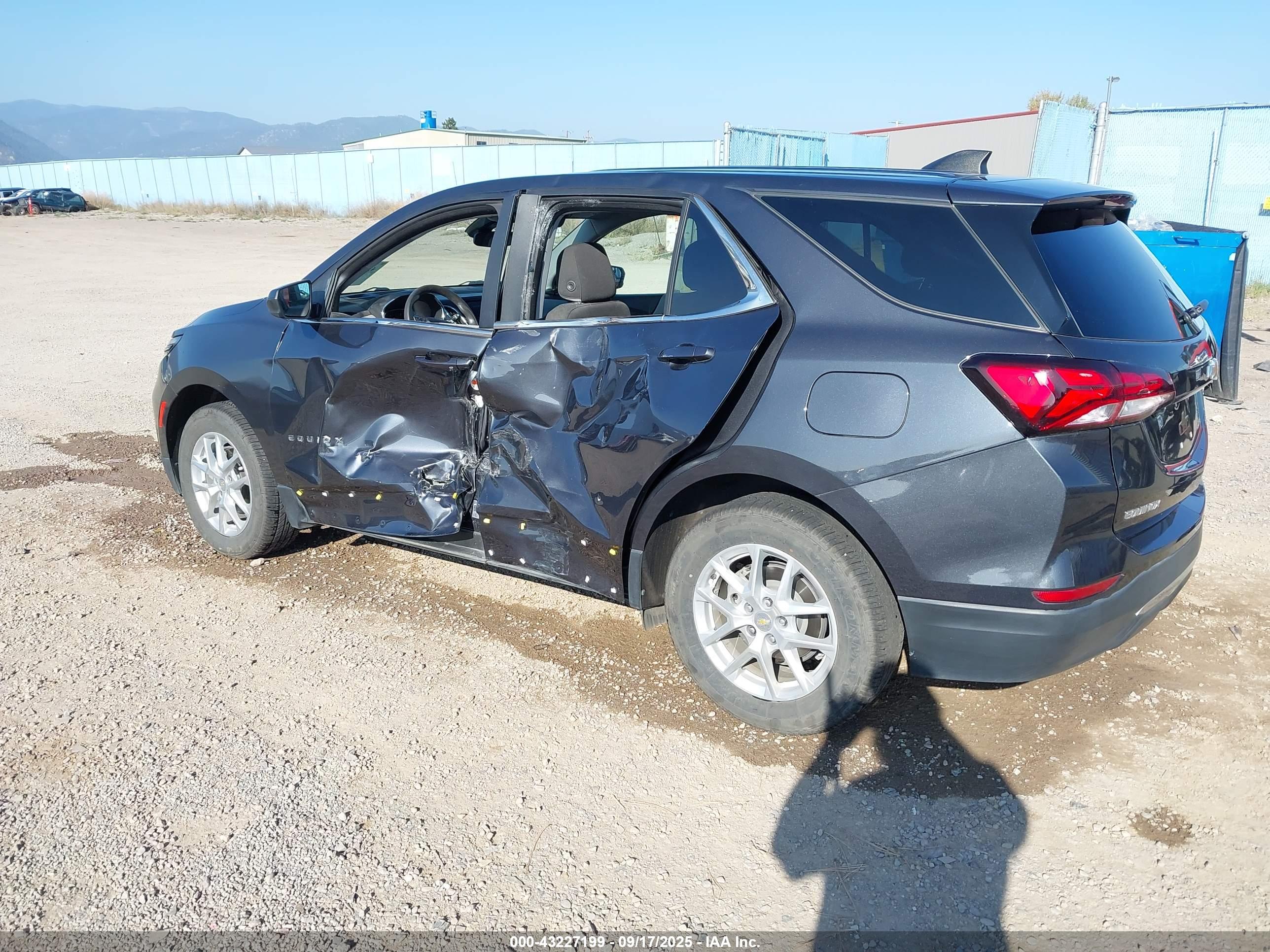 CHEVROLET EQUINOX image 6