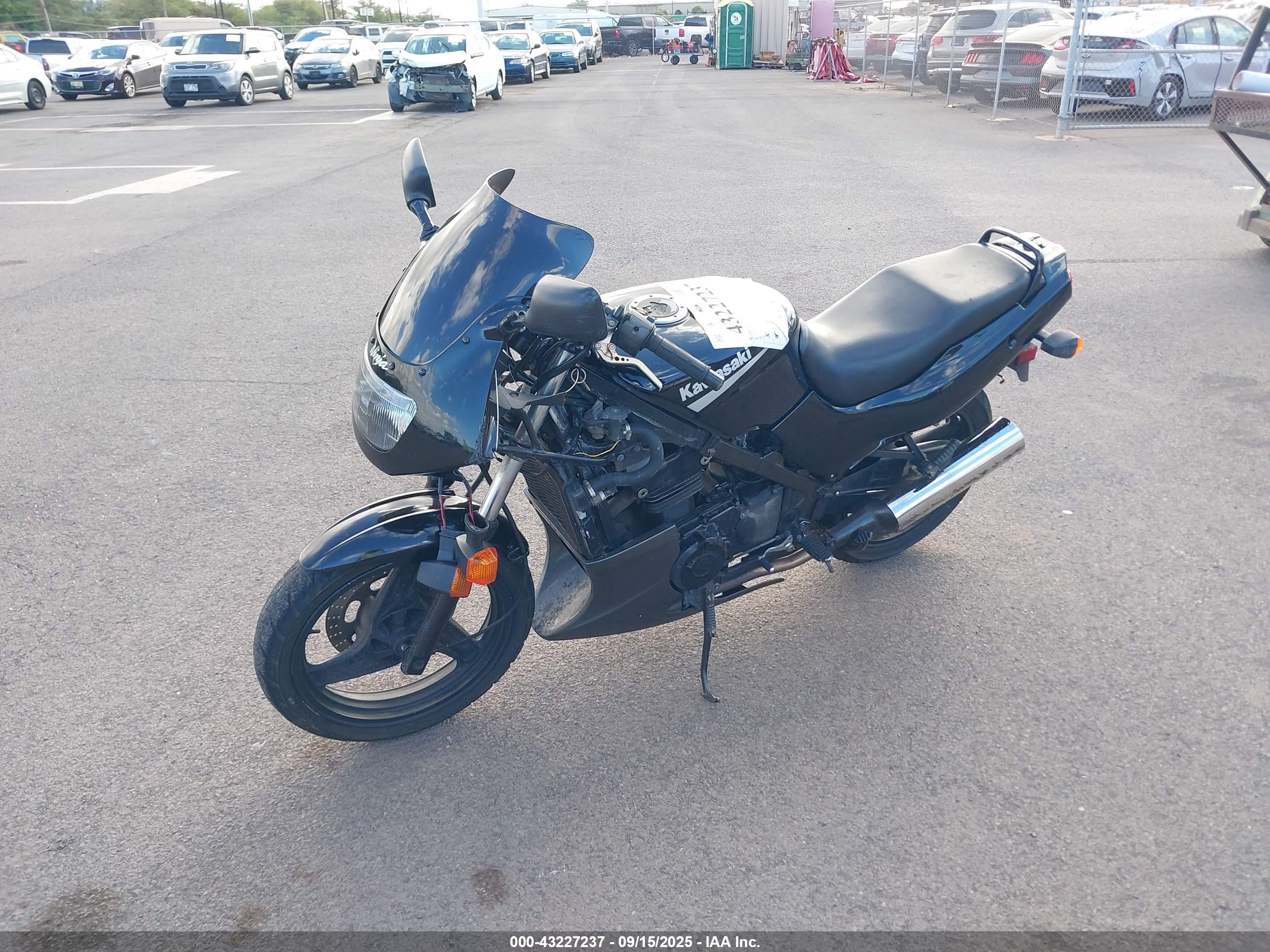 KAWASAKI EX500 image 2