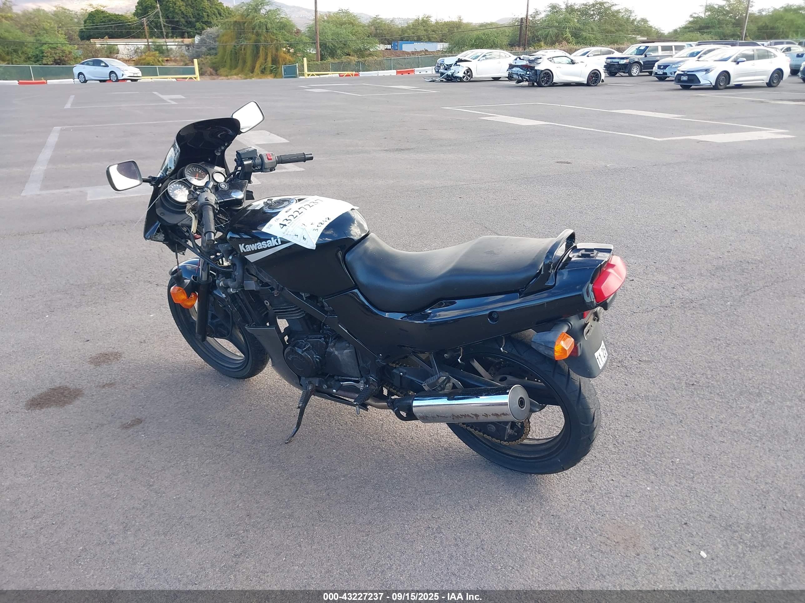KAWASAKI EX500 image 3