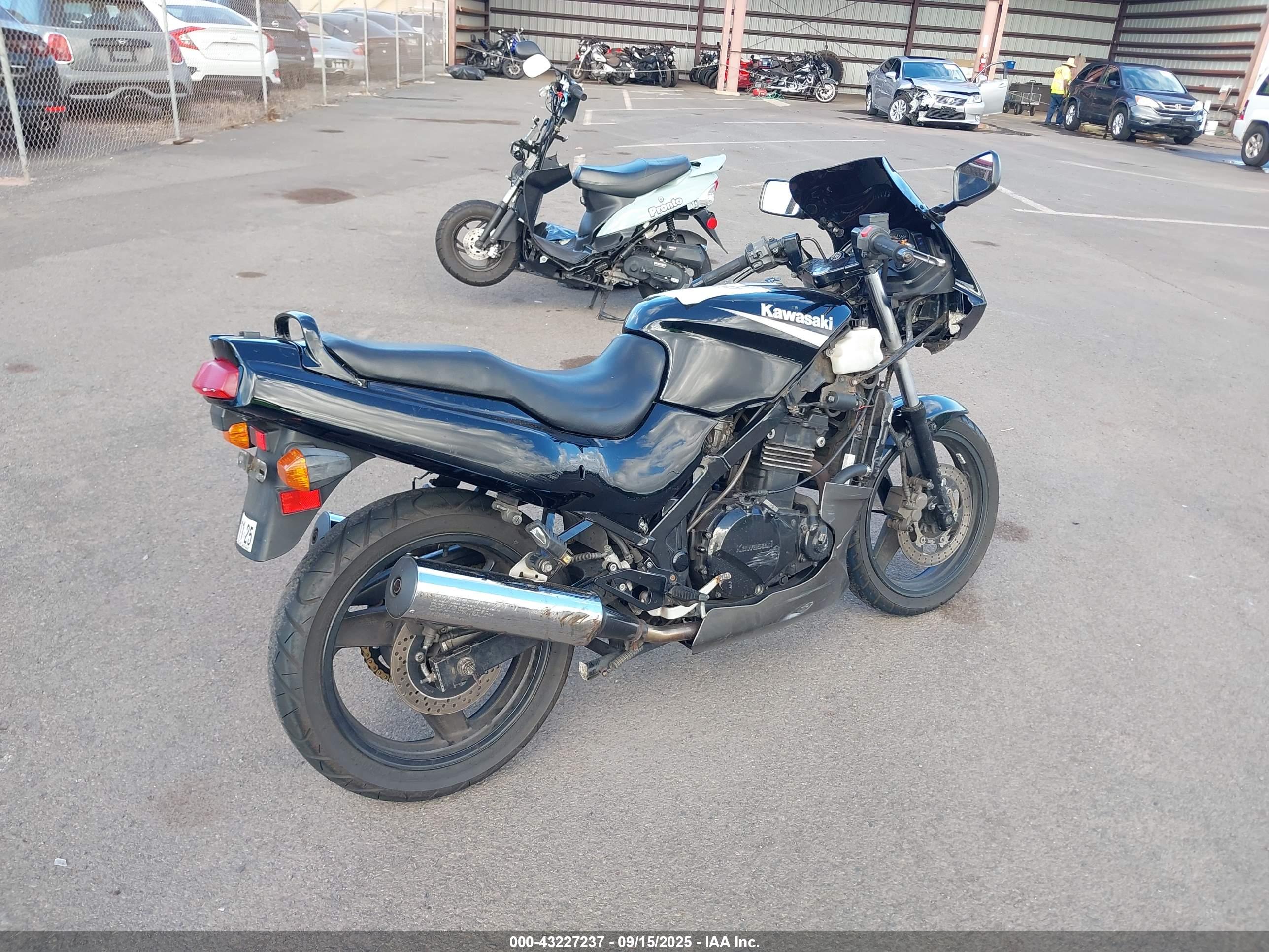 KAWASAKI EX500 image 4