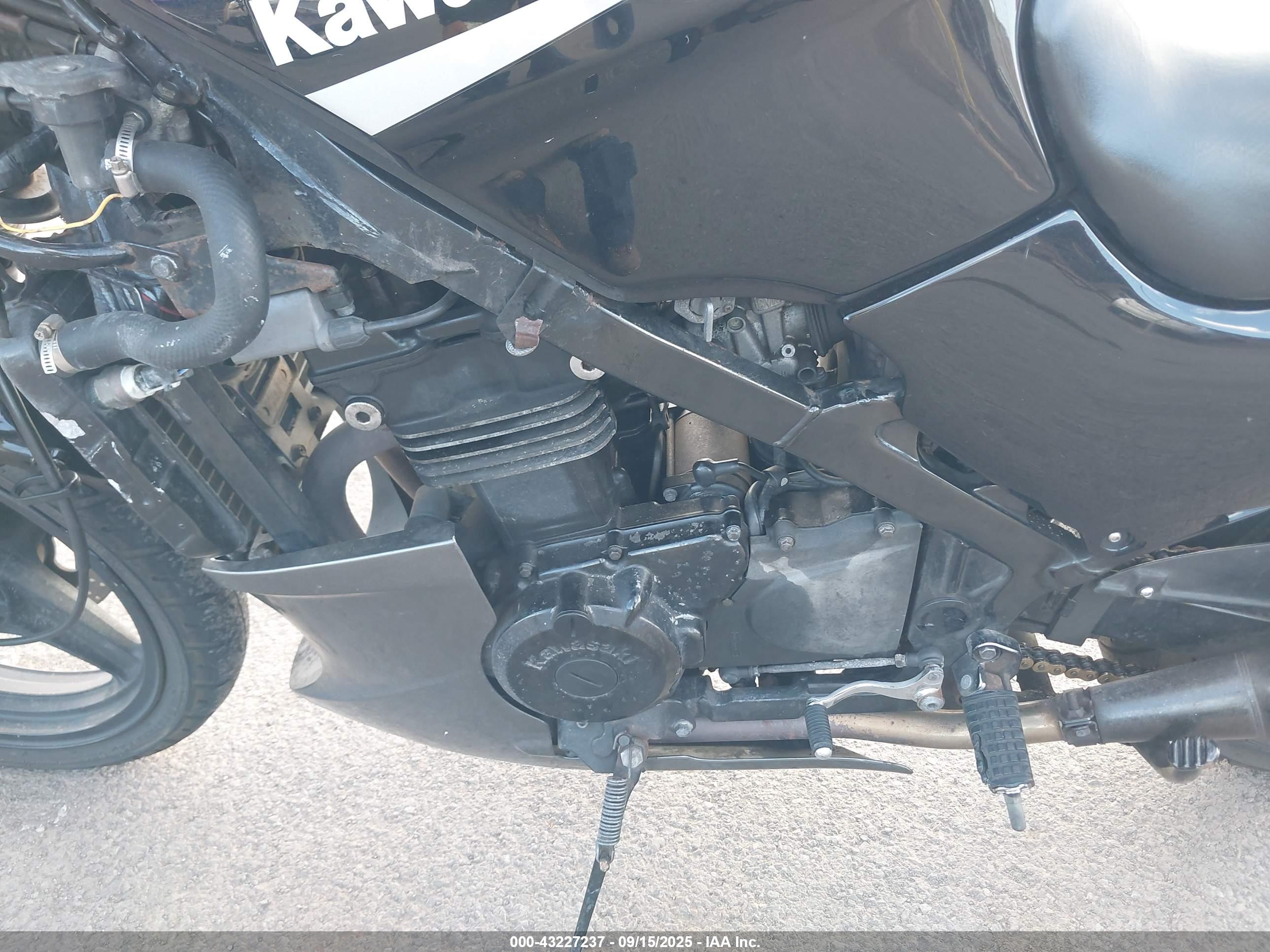 KAWASAKI EX500 image 9