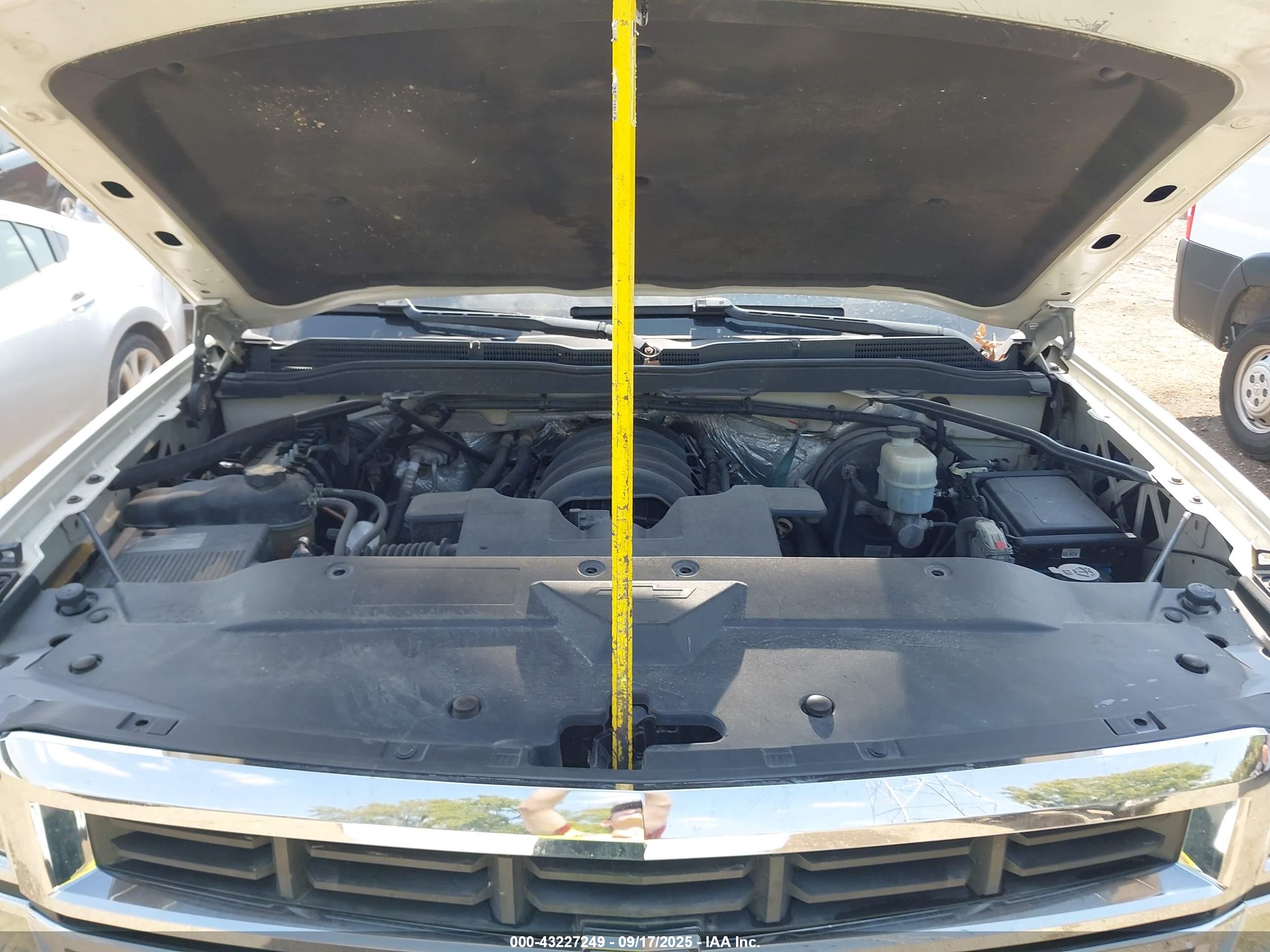 CHEVROLET SILVERADO image 10