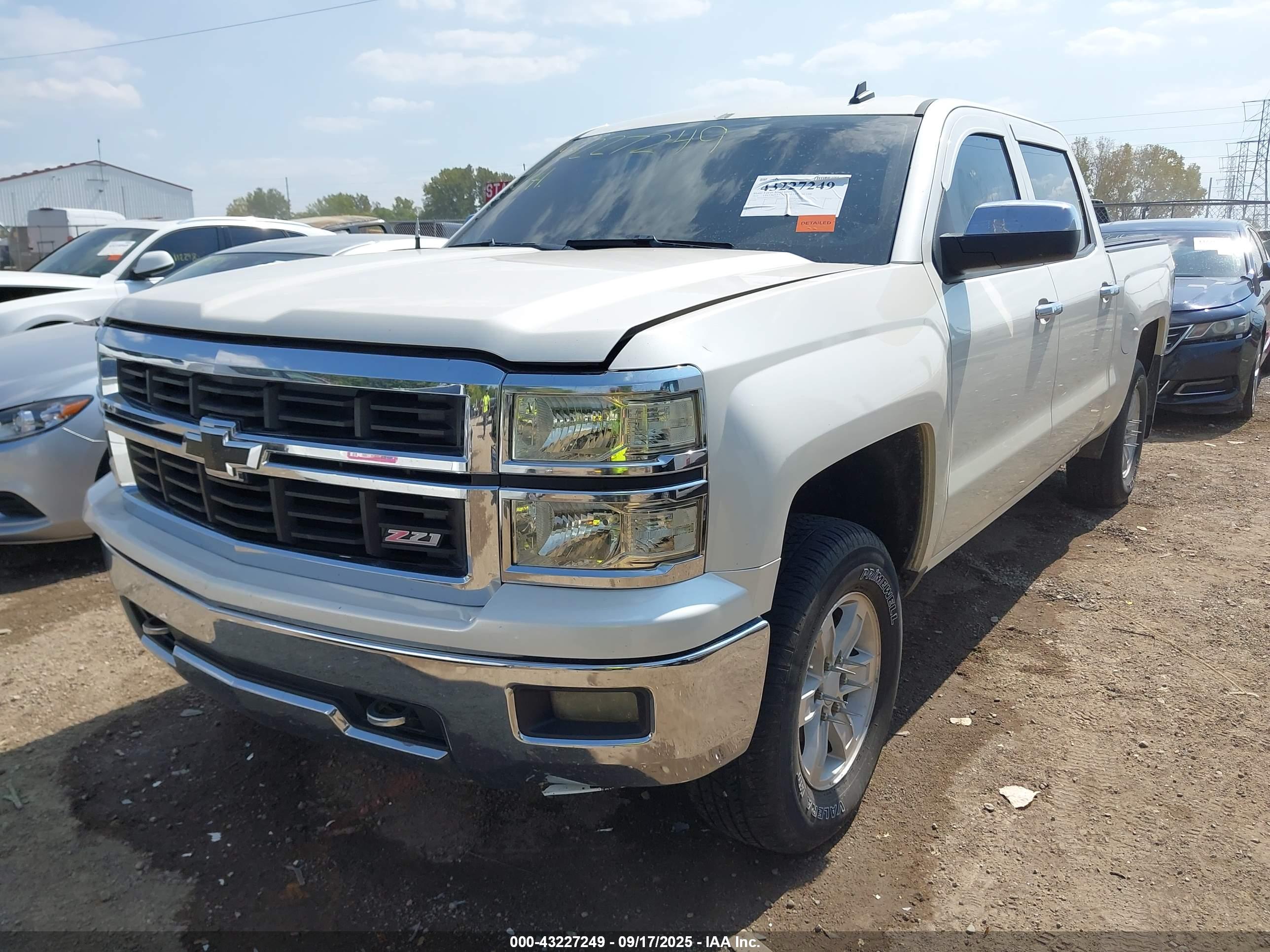 CHEVROLET SILVERADO image 2