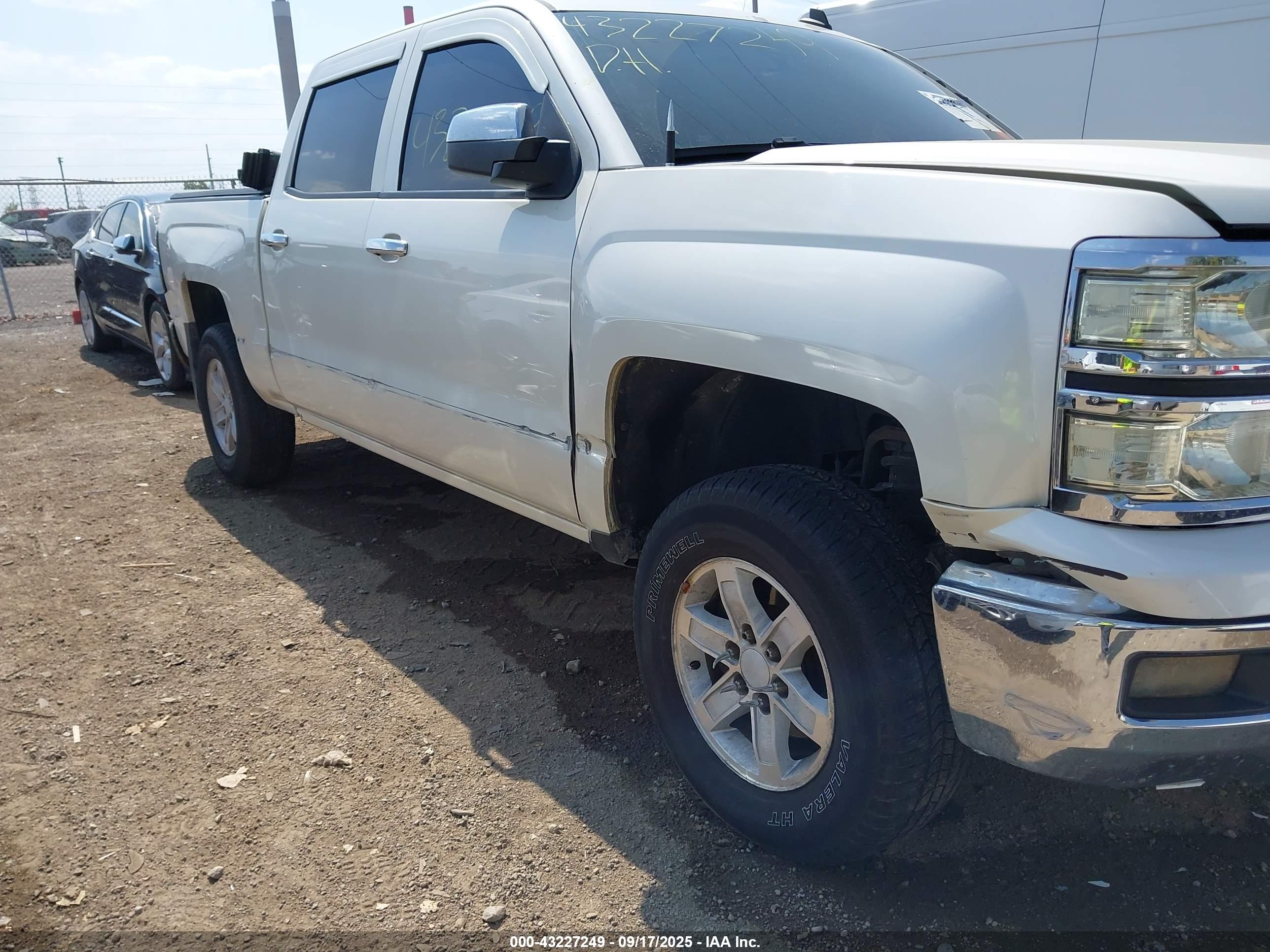 CHEVROLET SILVERADO image 6
