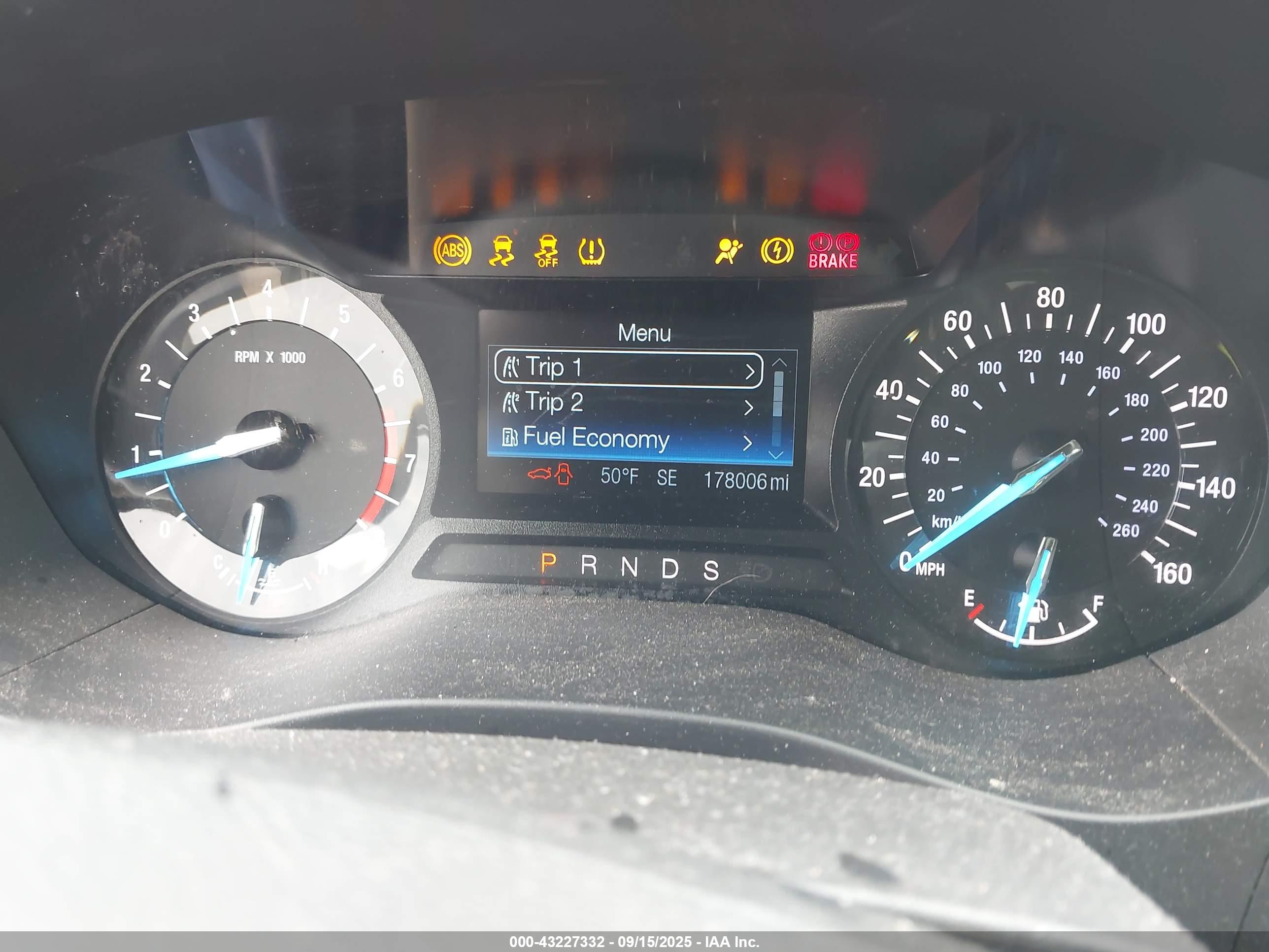 FORD FUSION image 7