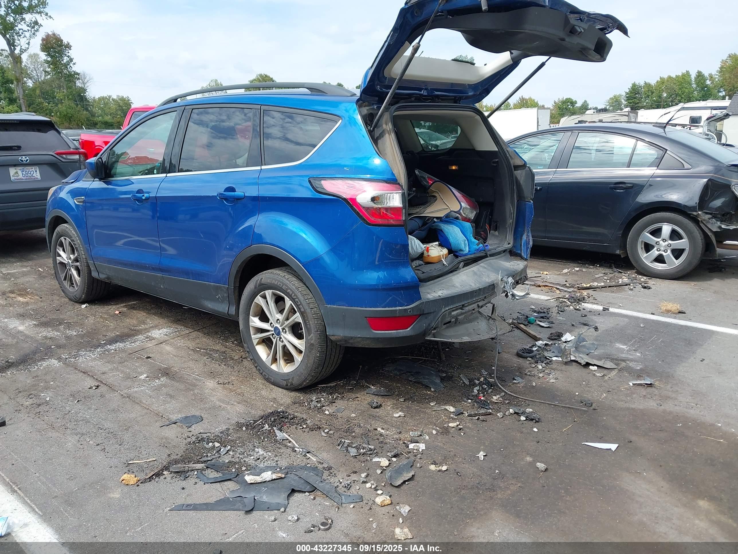 FORD ESCAPE image 3