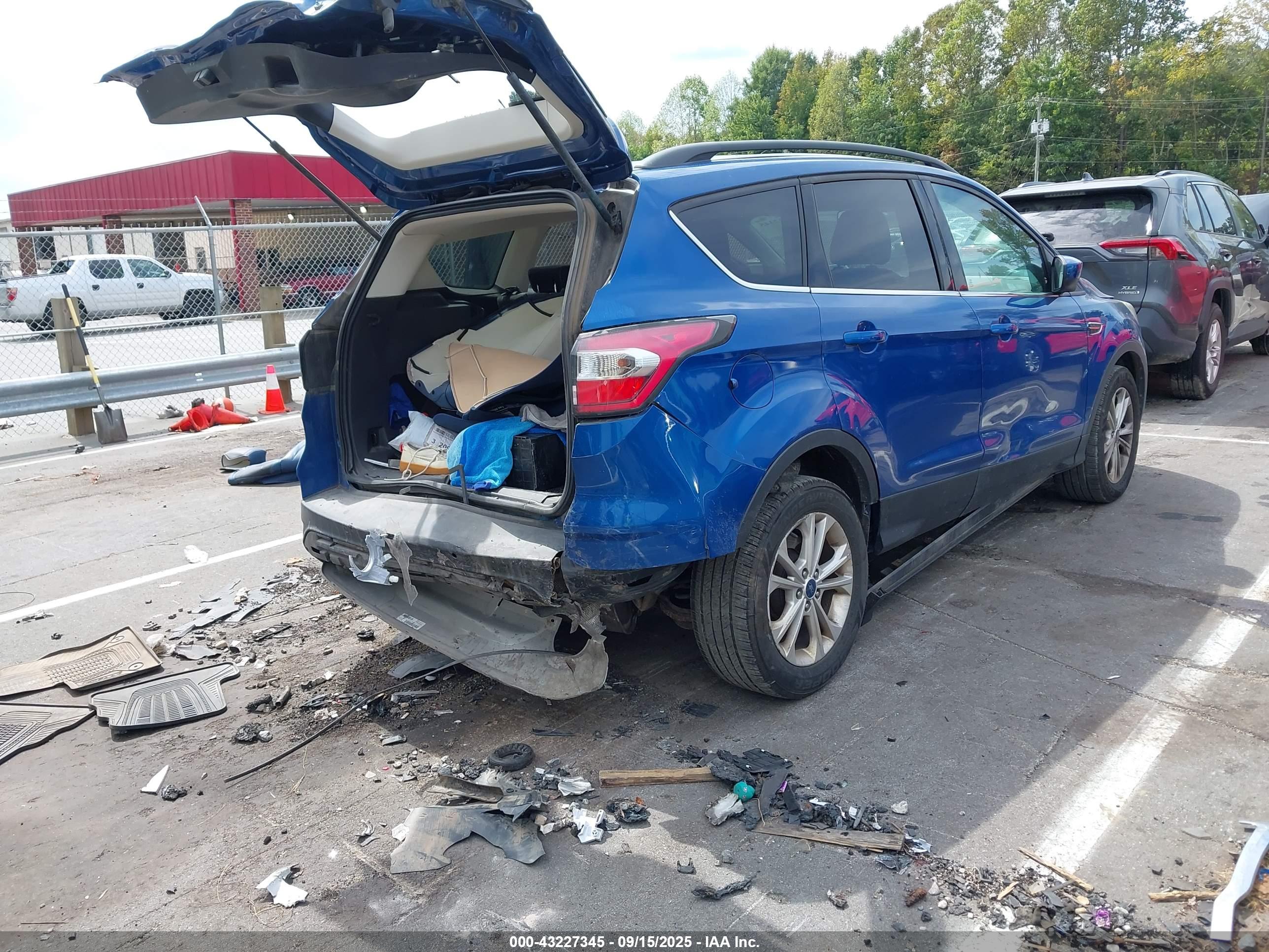 FORD ESCAPE image 4