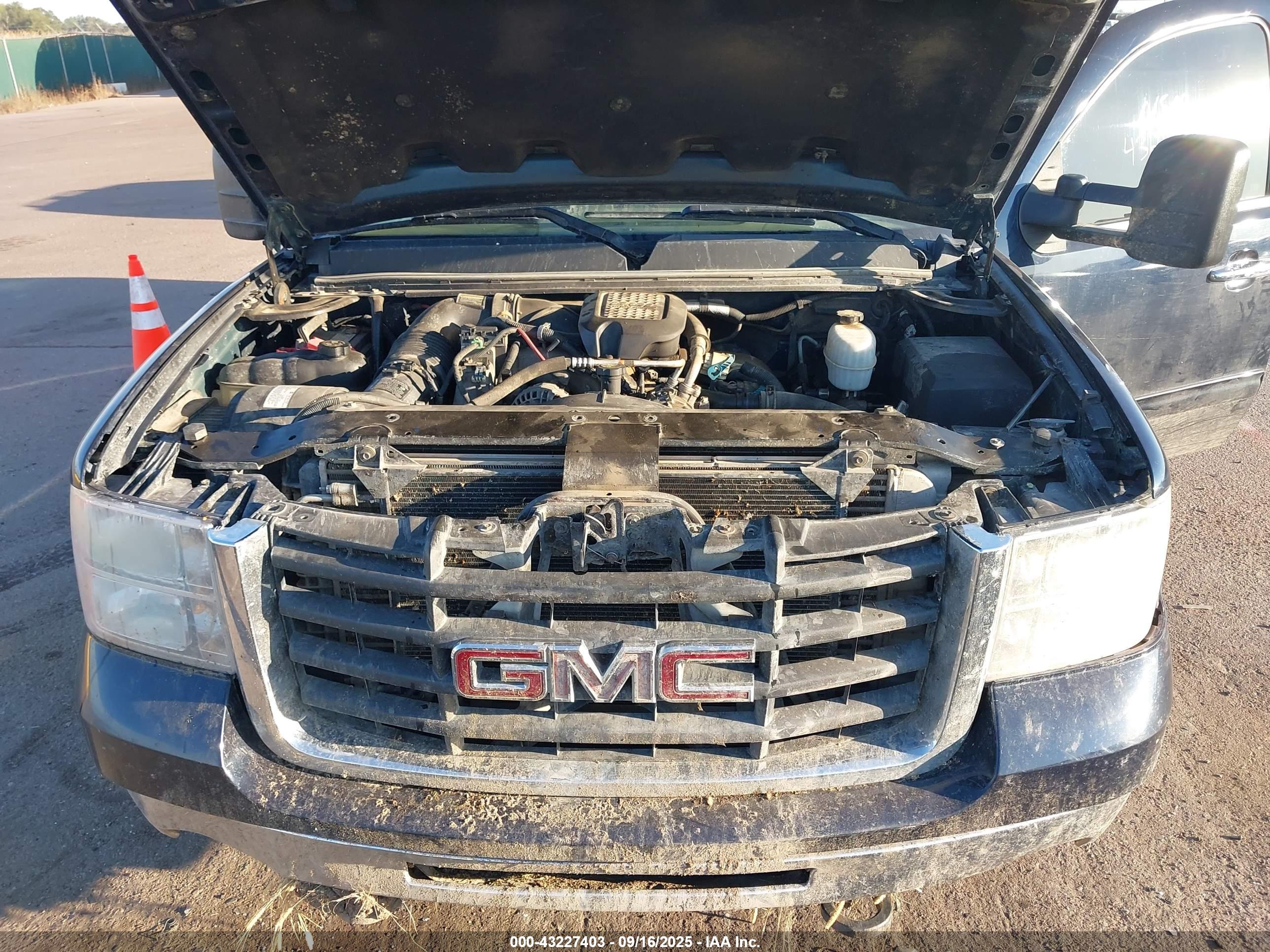 GMC SIERRA image 10