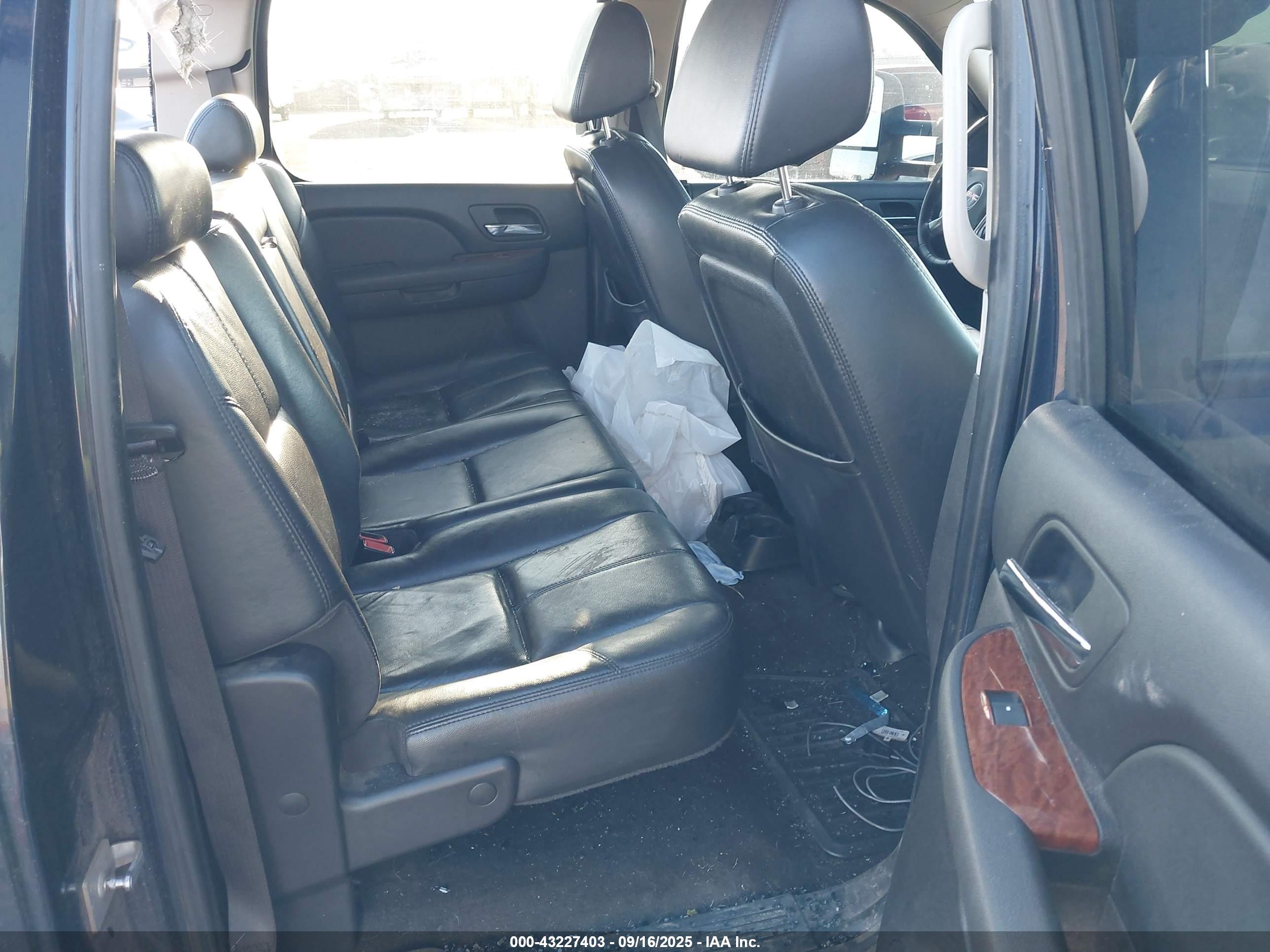 GMC SIERRA image 8