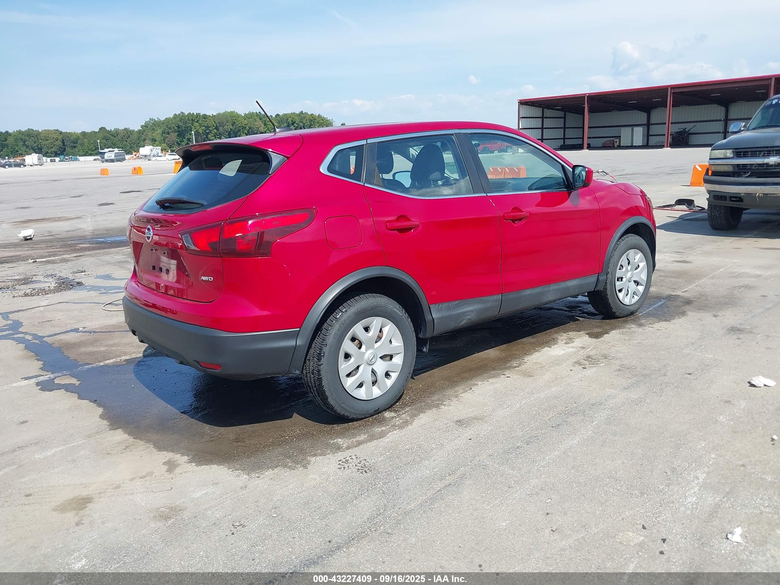 NISSAN ROGUE image 4