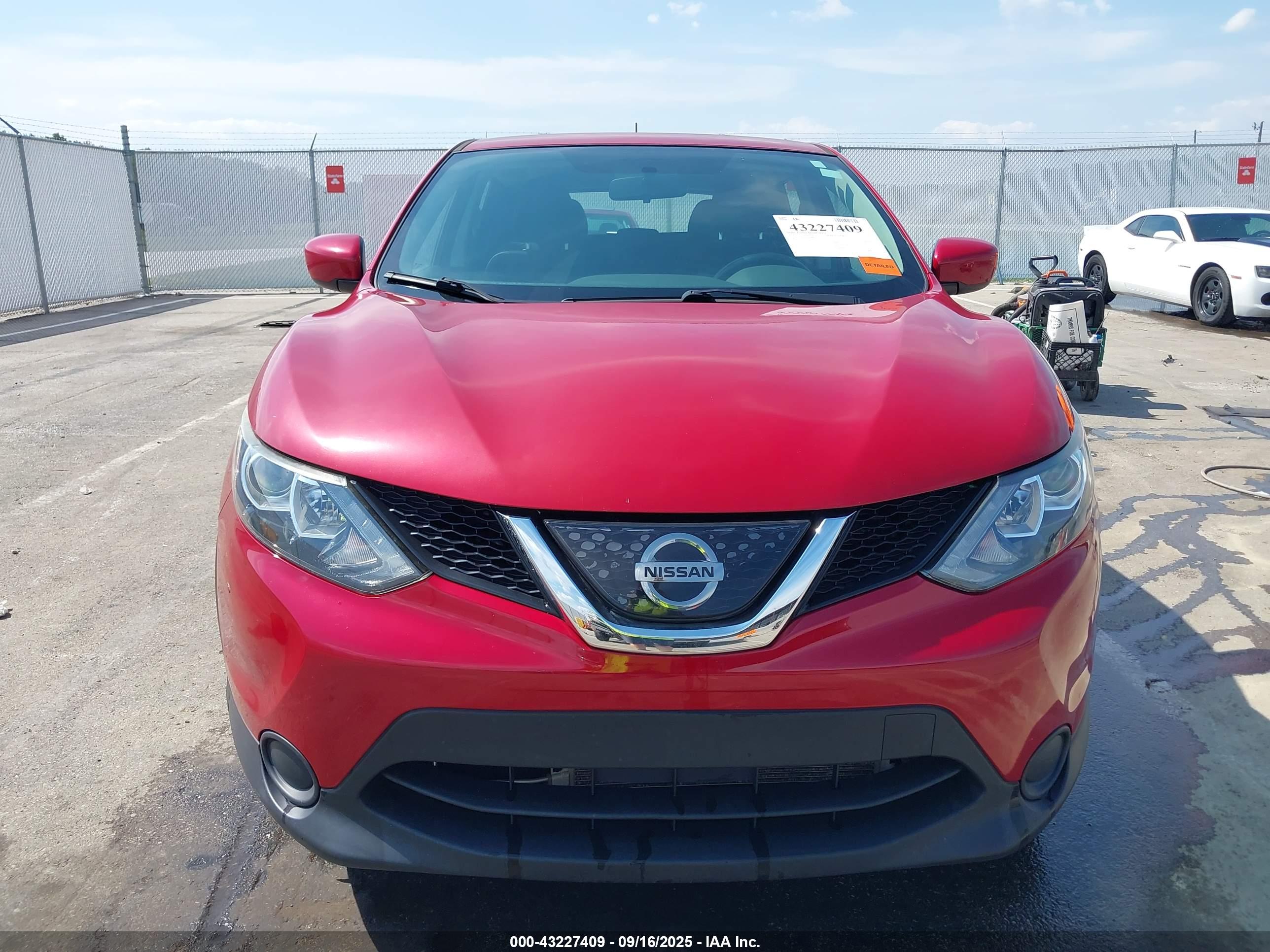 NISSAN ROGUE image 6