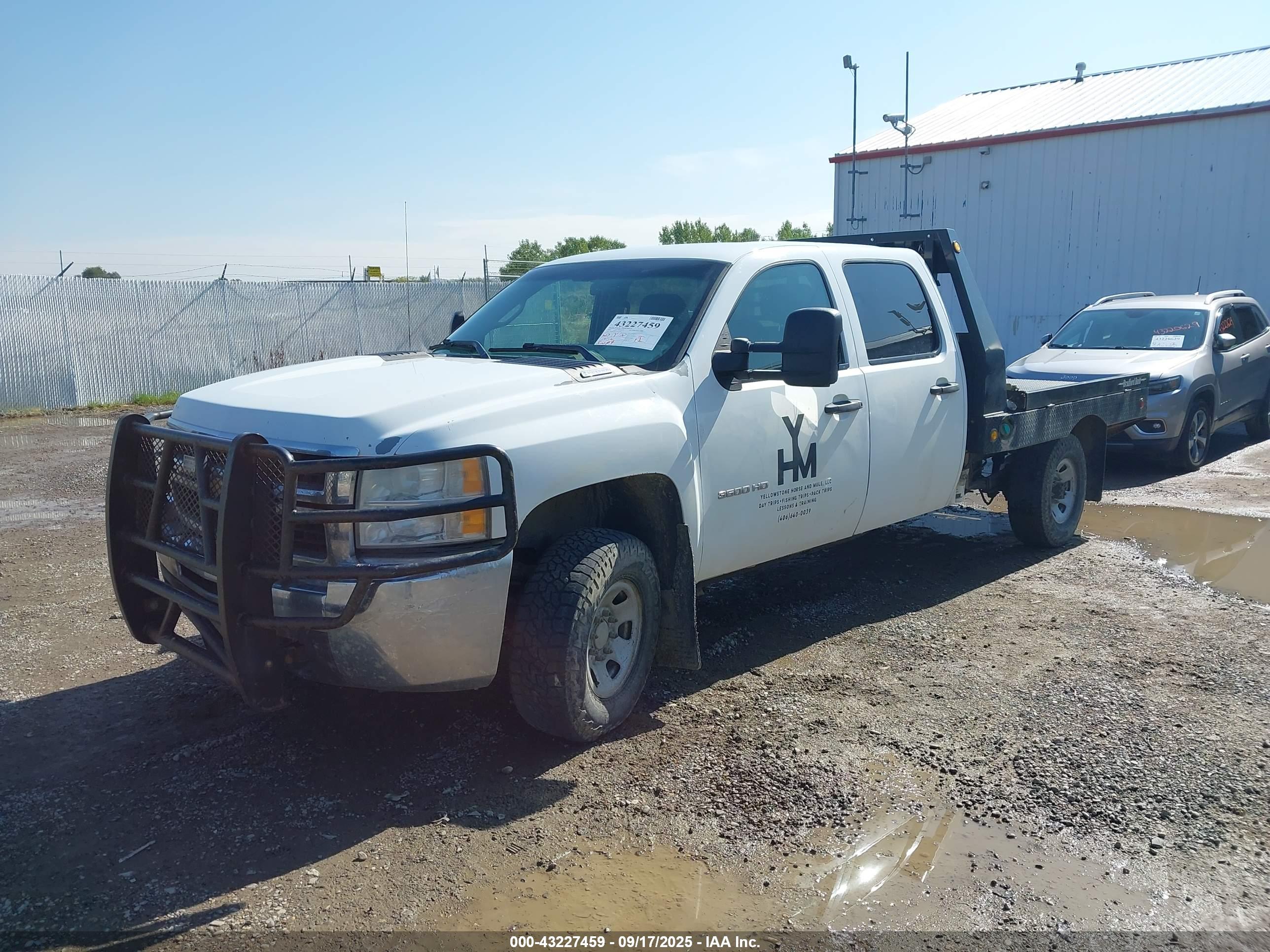 CHEVROLET SILVERADO image 2