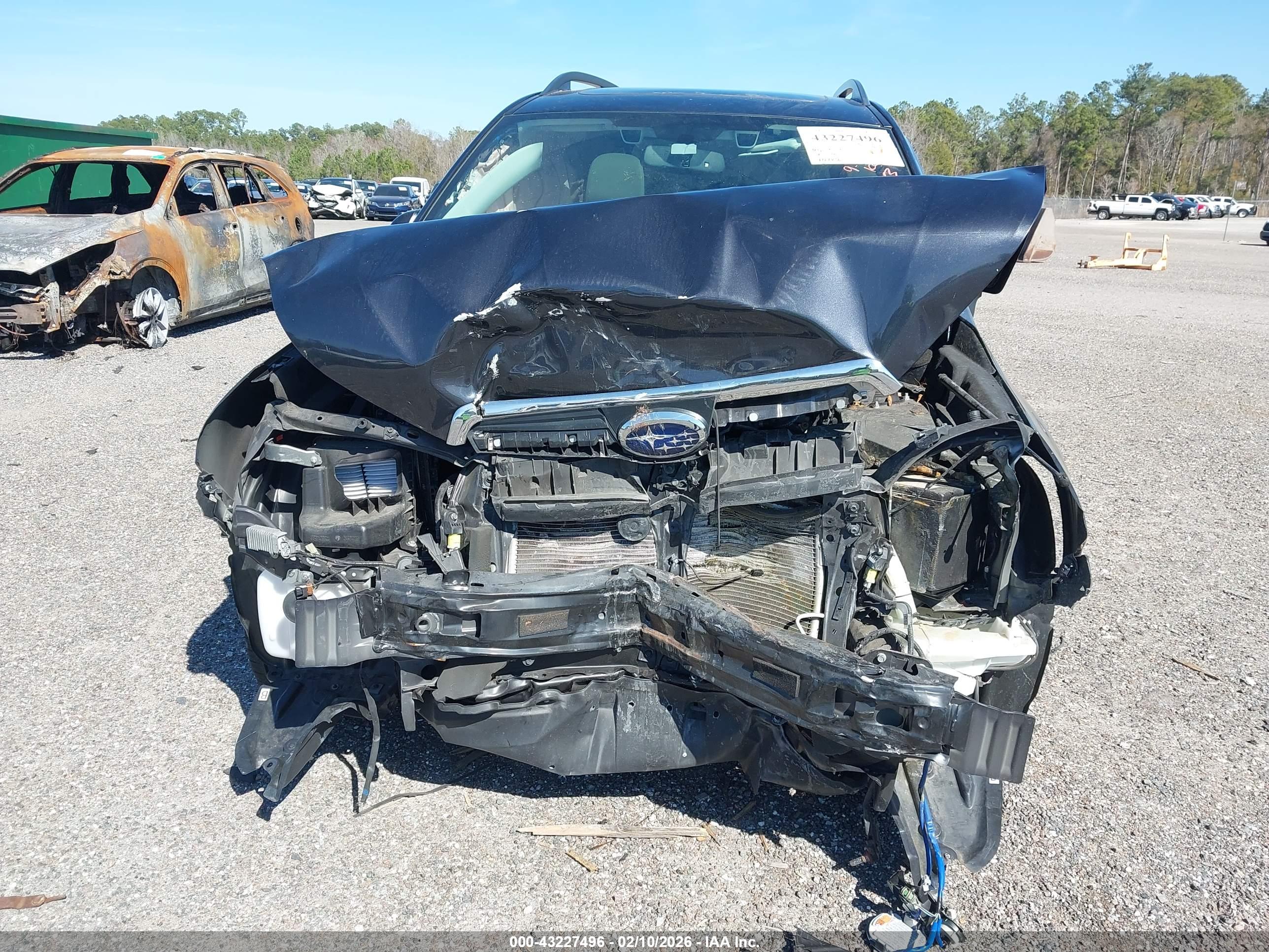 SUBARU FORESTER image 6