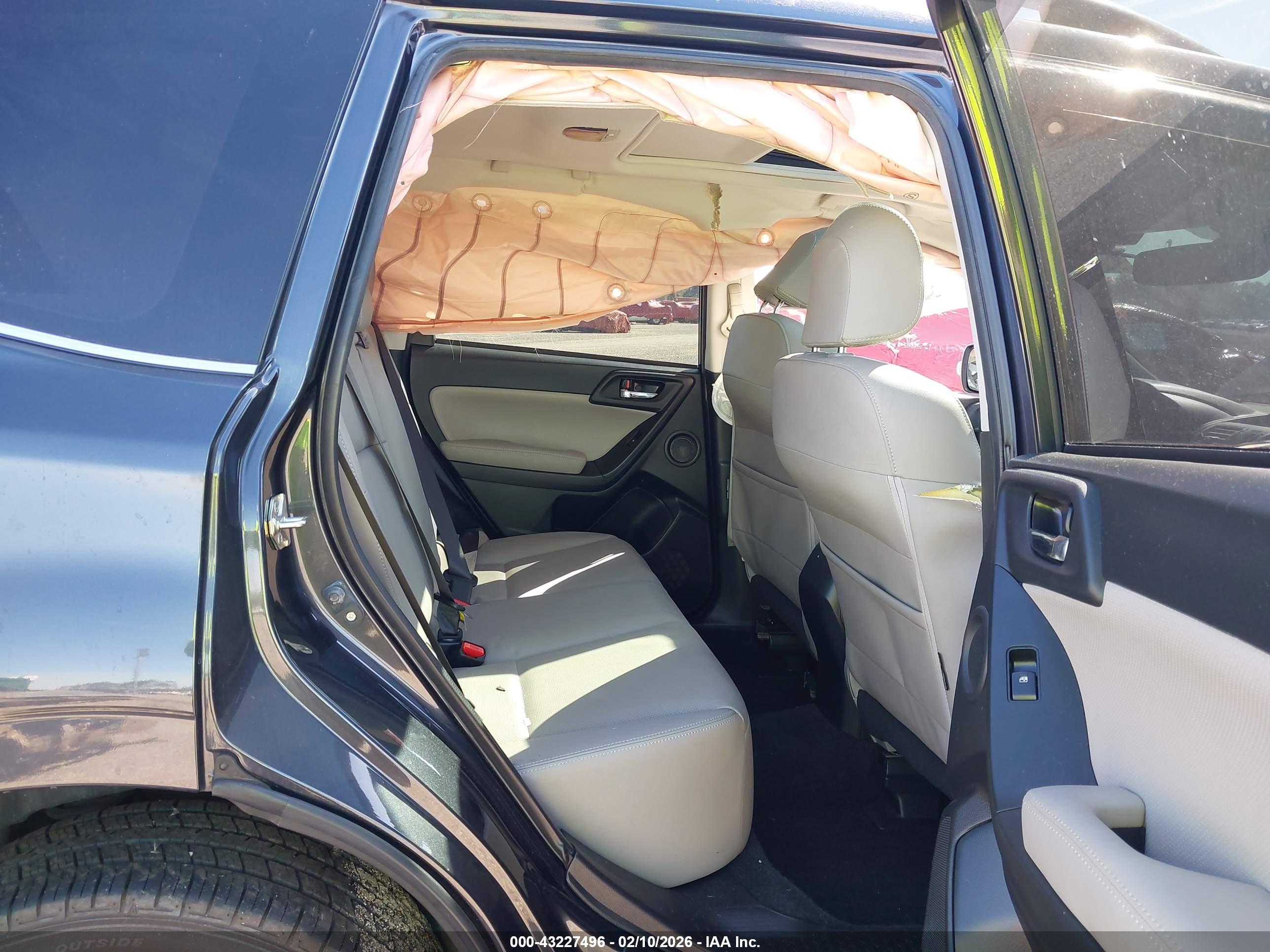 SUBARU FORESTER image 8