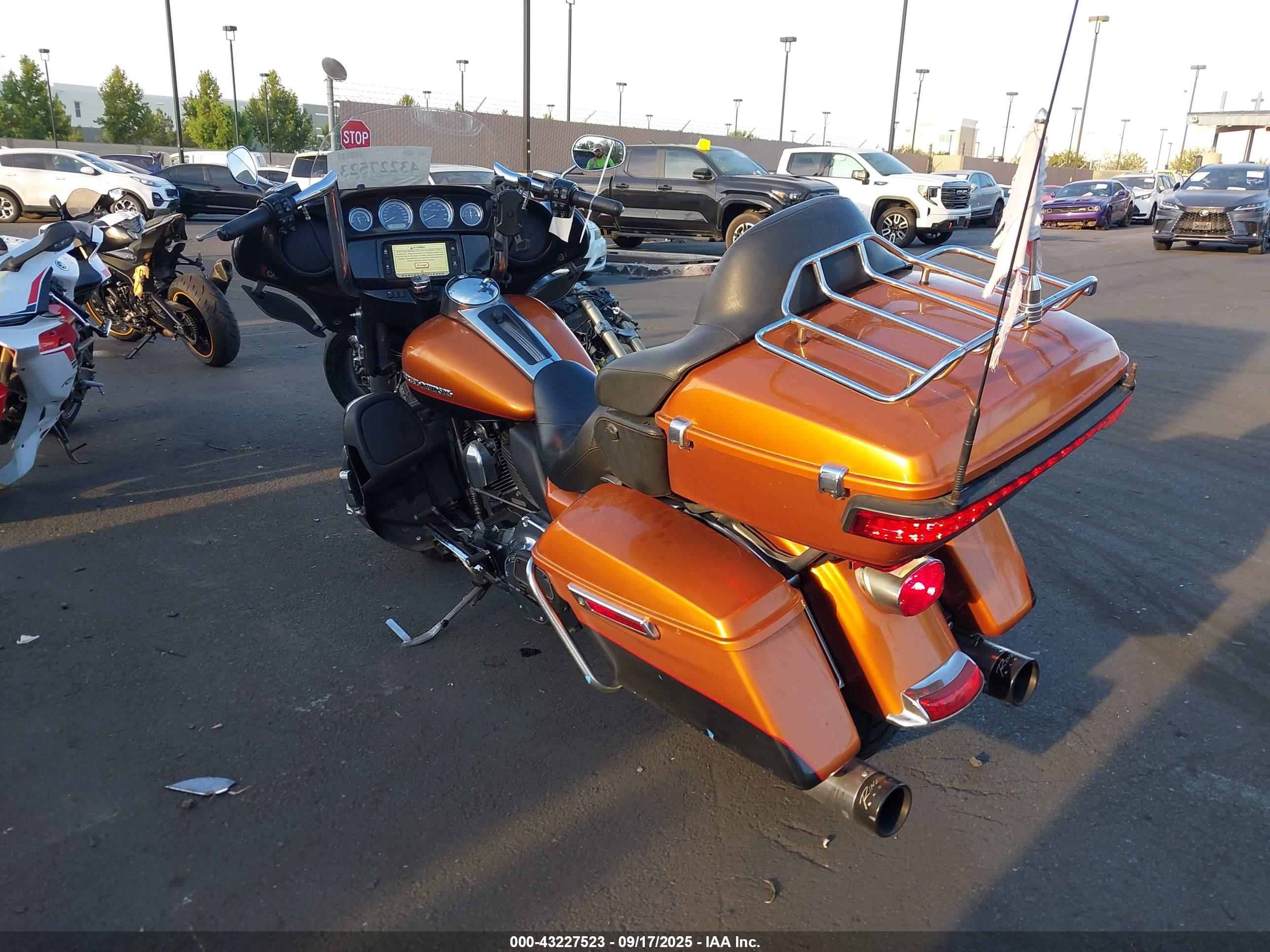 HARLEY-DAVIDSON FLHTK image 3