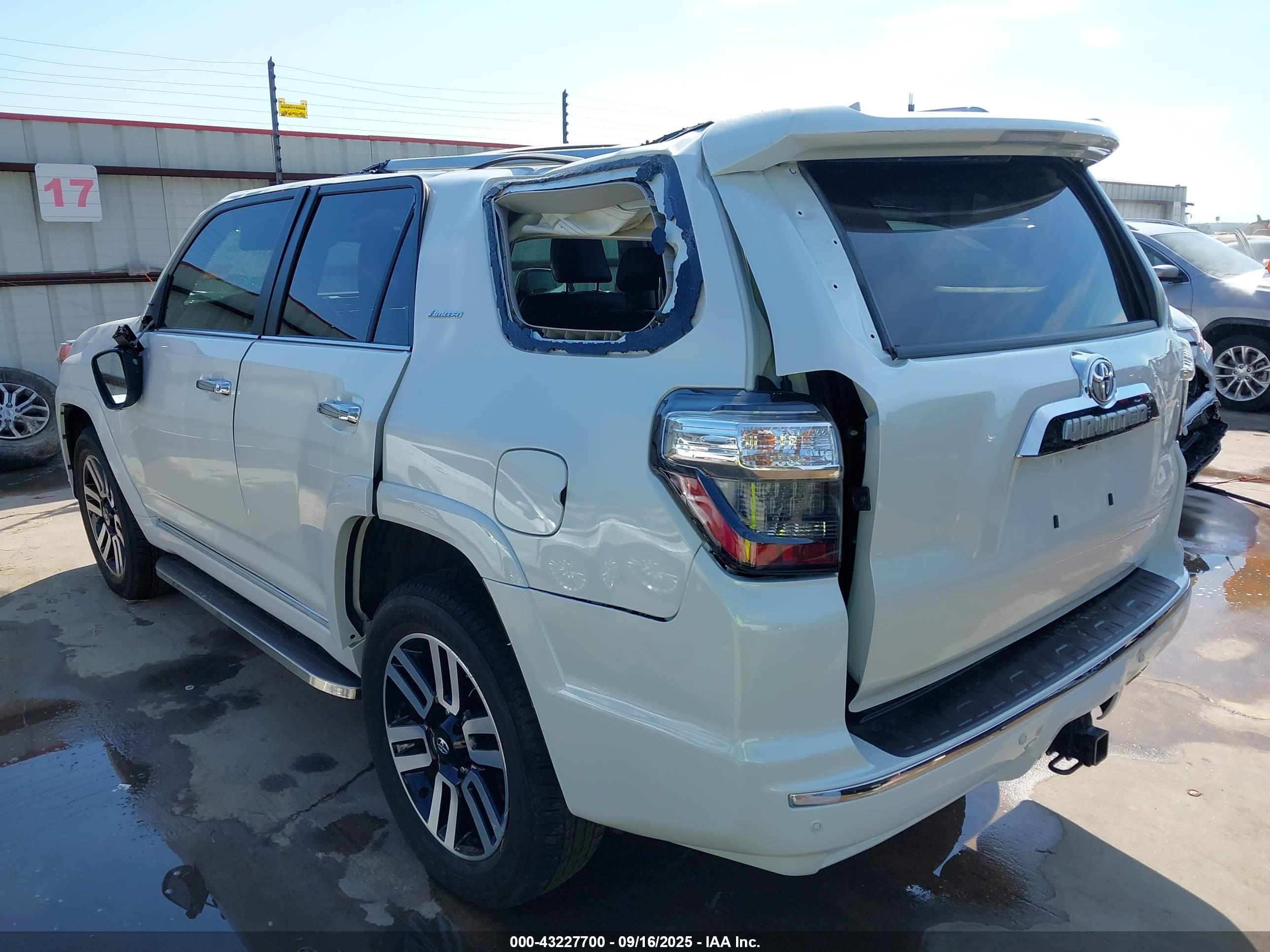 TOYOTA 4RUNNER image 3