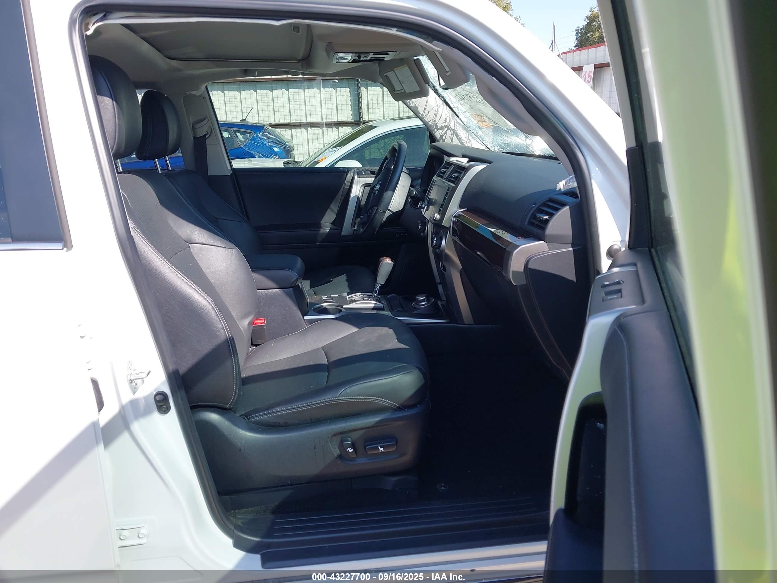 TOYOTA 4RUNNER image 5