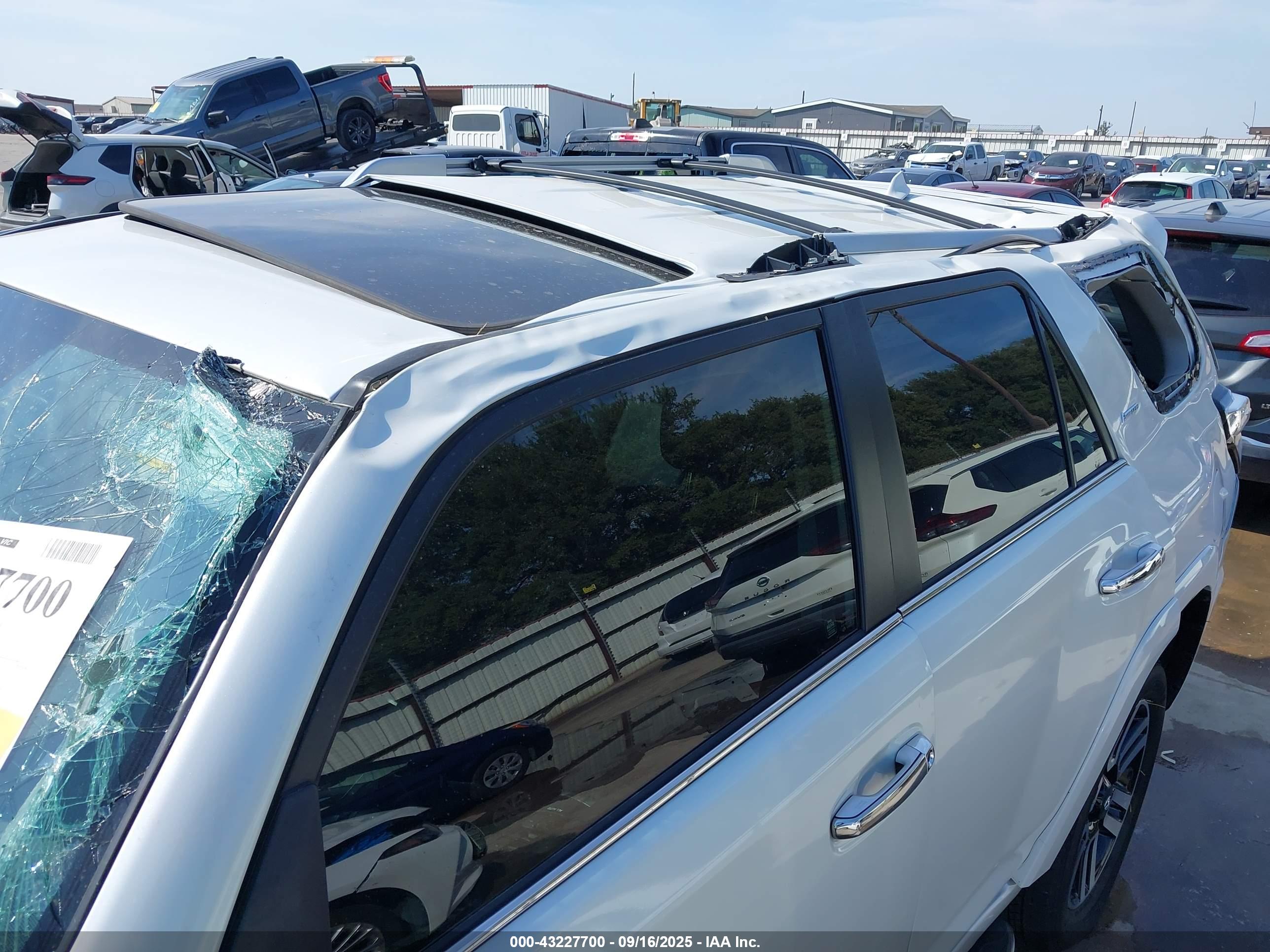 TOYOTA 4RUNNER image 6