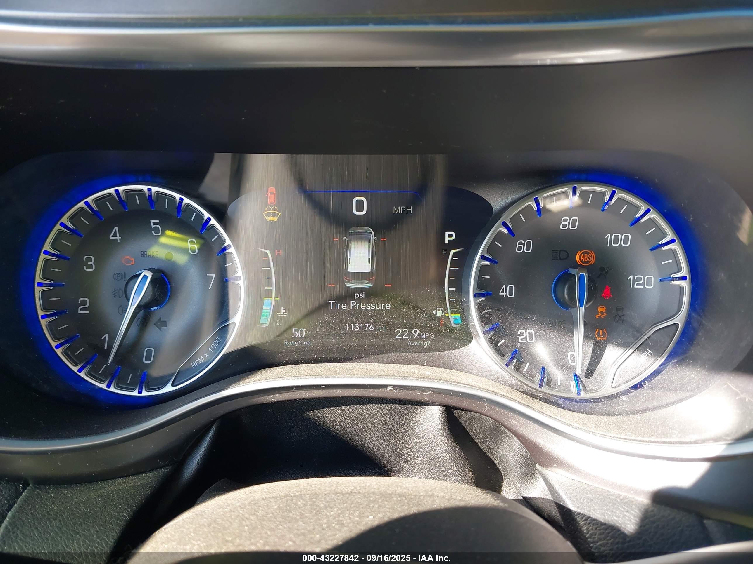 CHRYSLER PACIFICA image 7