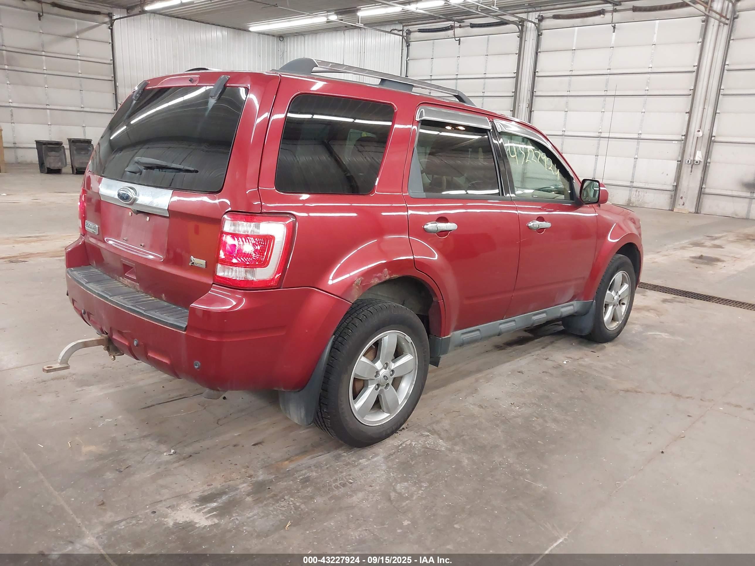 FORD ESCAPE image 4