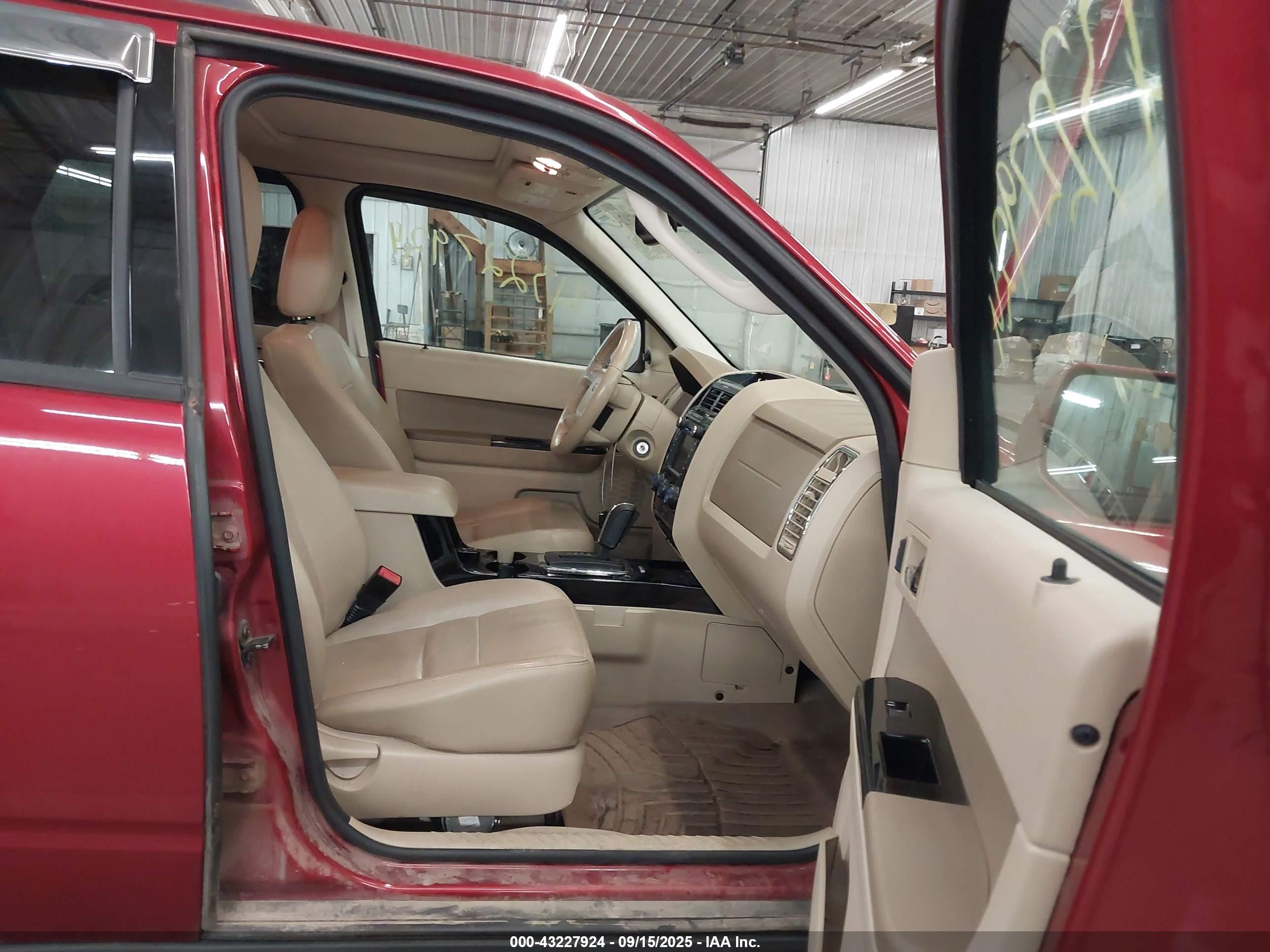 FORD ESCAPE image 5